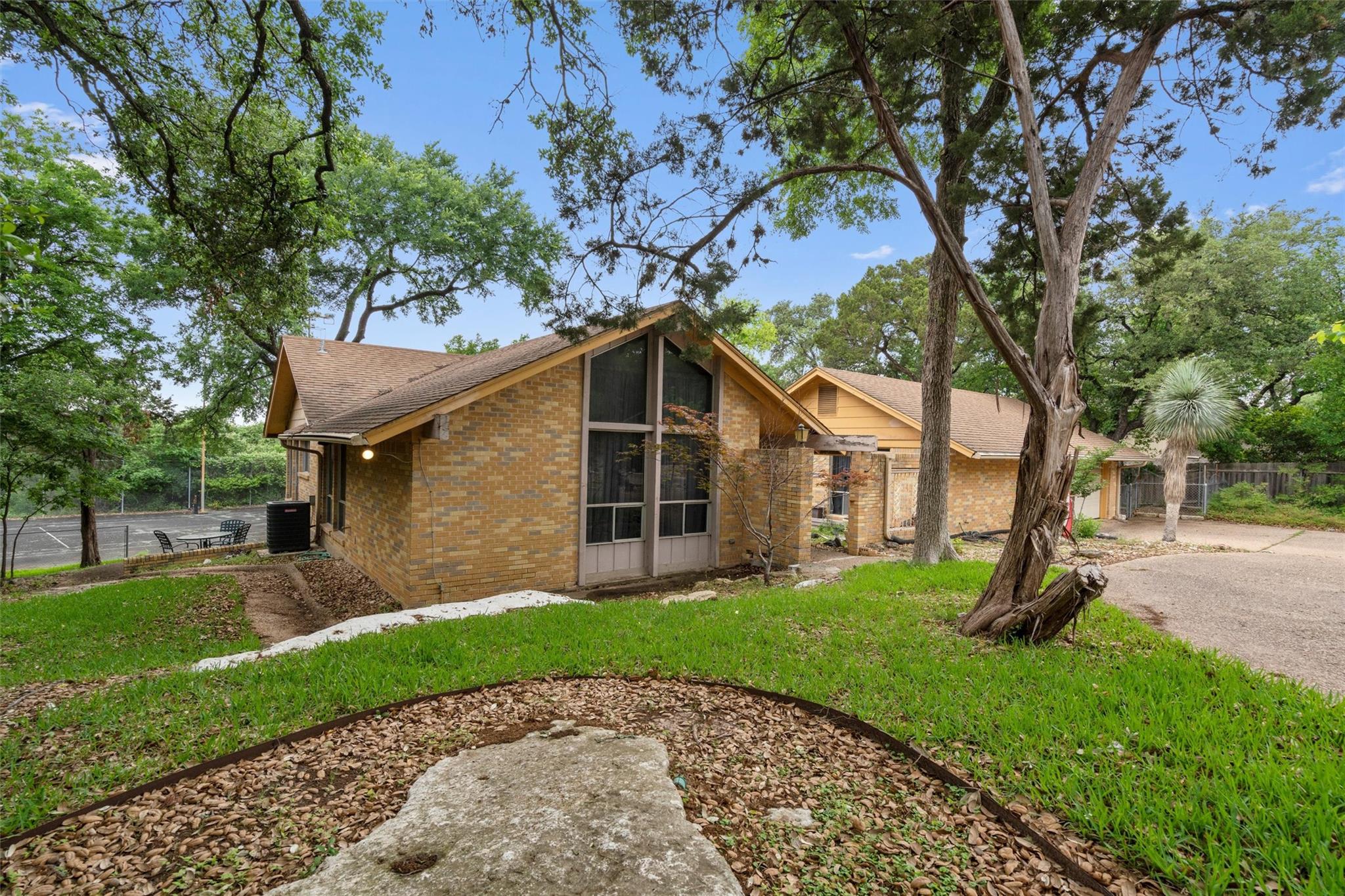 8910 Wildridge Dr, Austin, TX 78759