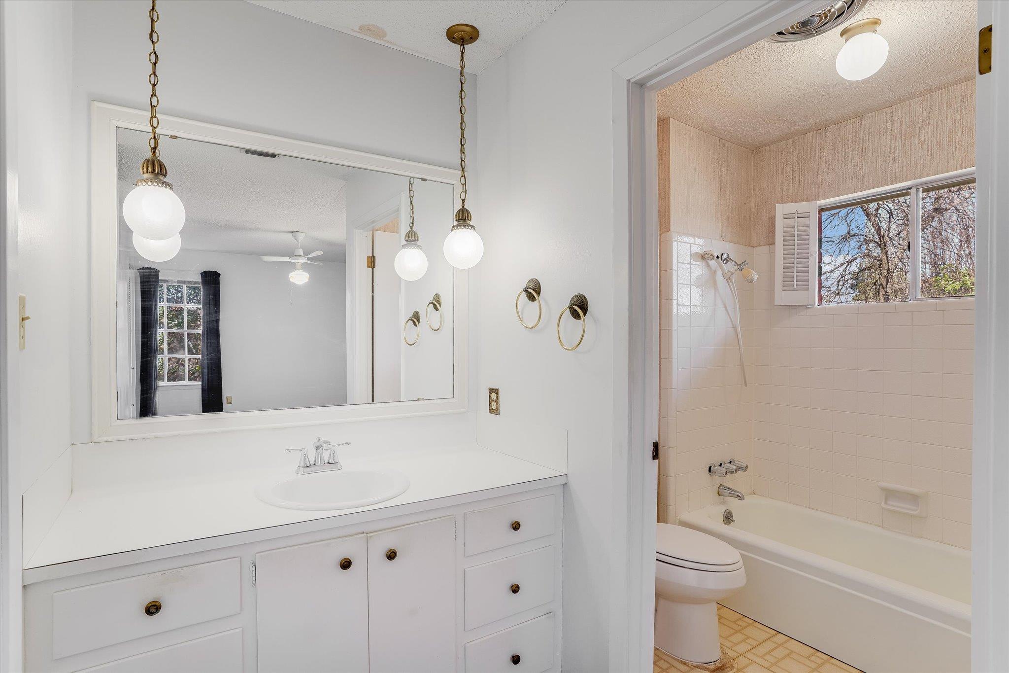 12402 Blue Water Cir, Austin, TX 78758