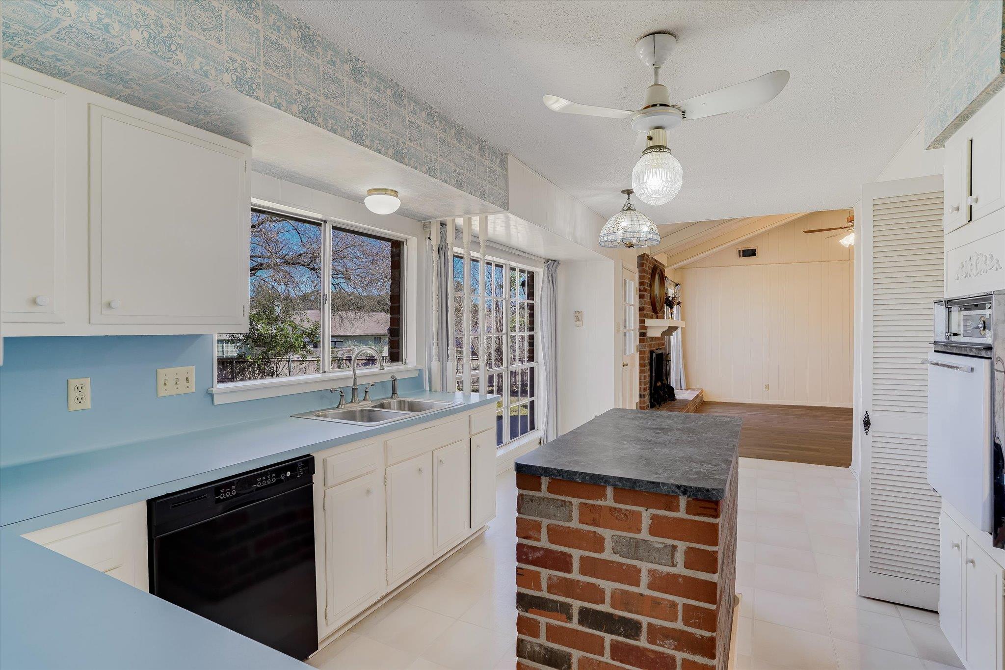 12402 Blue Water Cir, Austin, TX 78758
