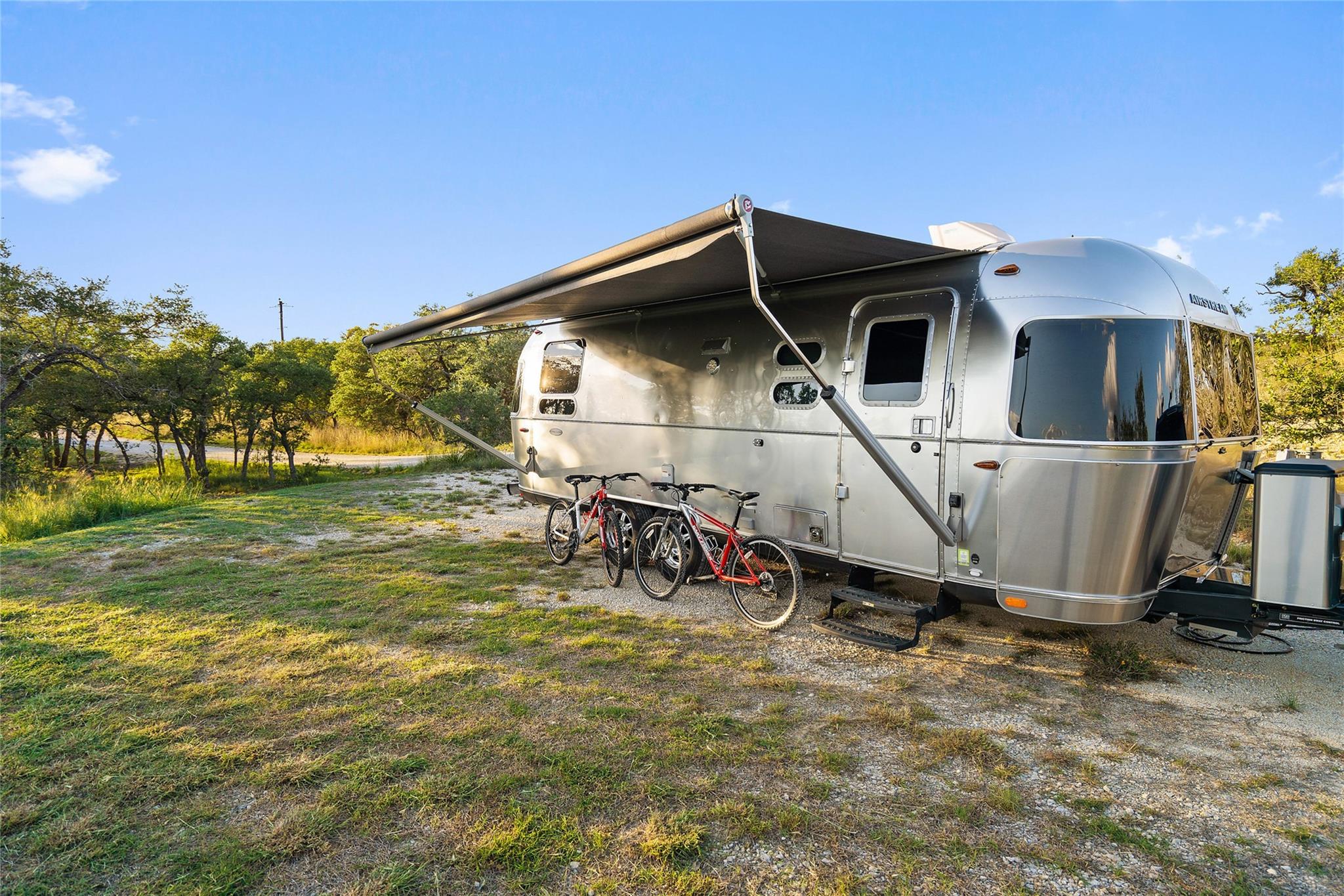 370 Gray Wolf, Blanco, TX 78606