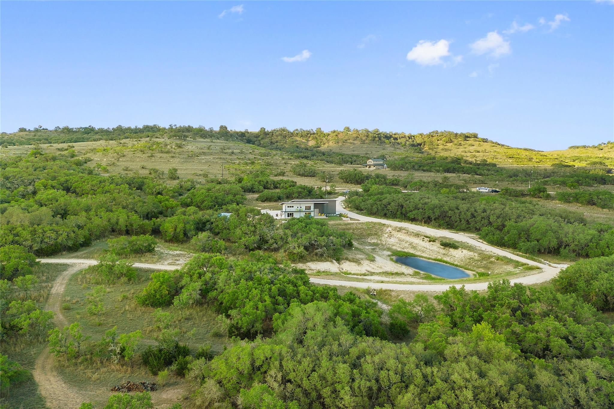 370 Gray Wolf, Blanco, TX 78606