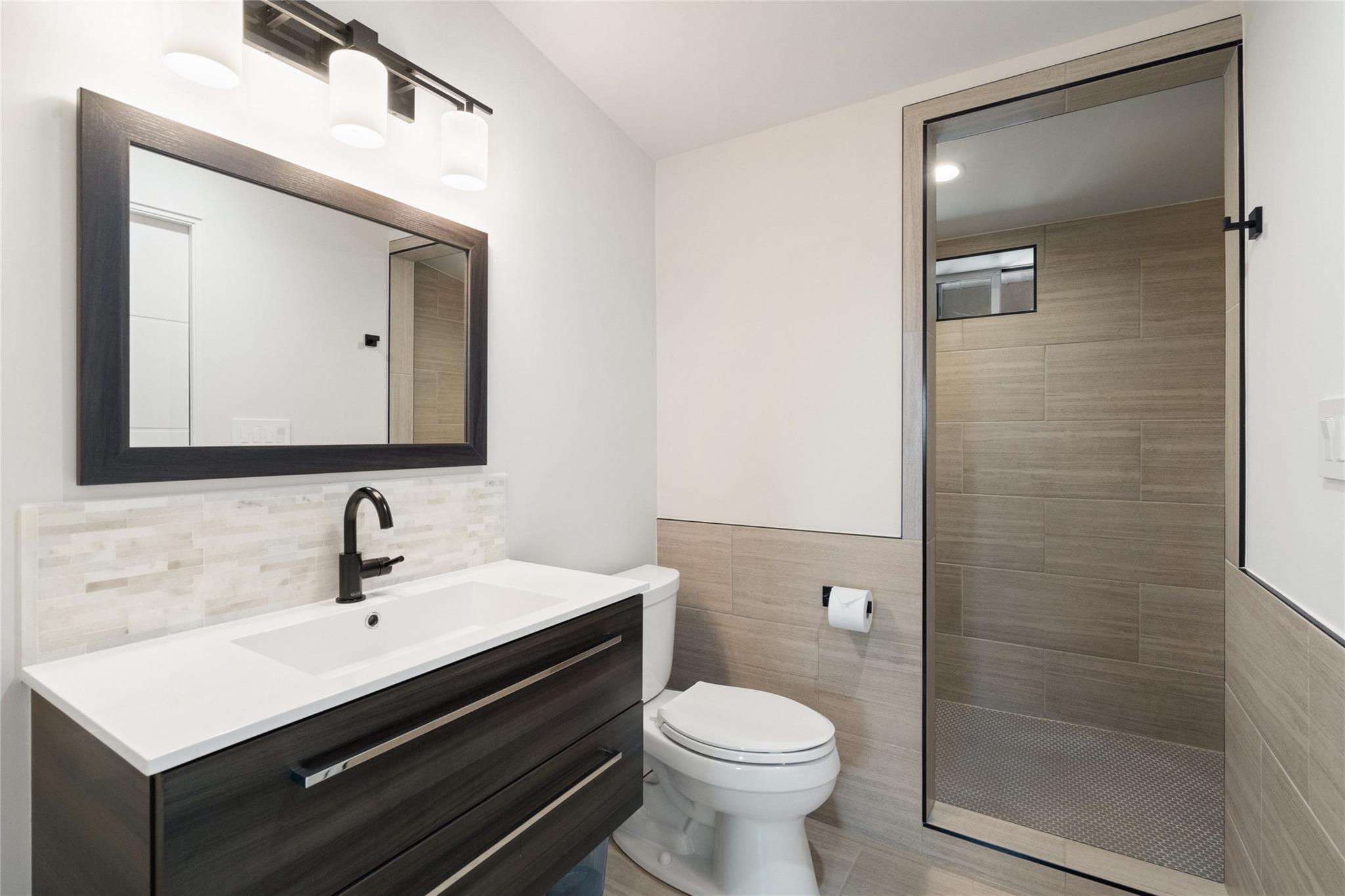 370 Gray Wolf, Blanco, TX 78606