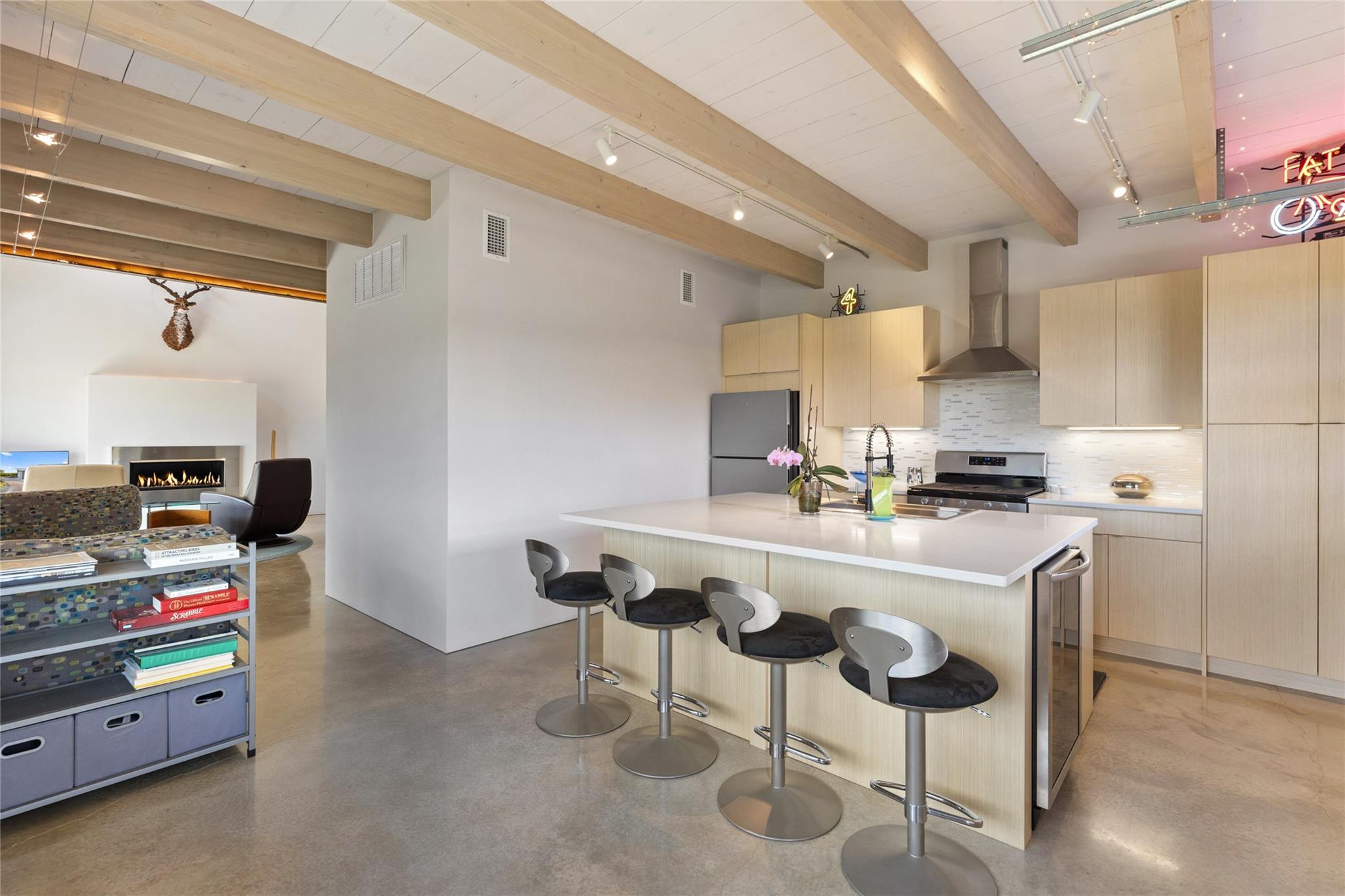 370 Gray Wolf, Blanco, TX 78606