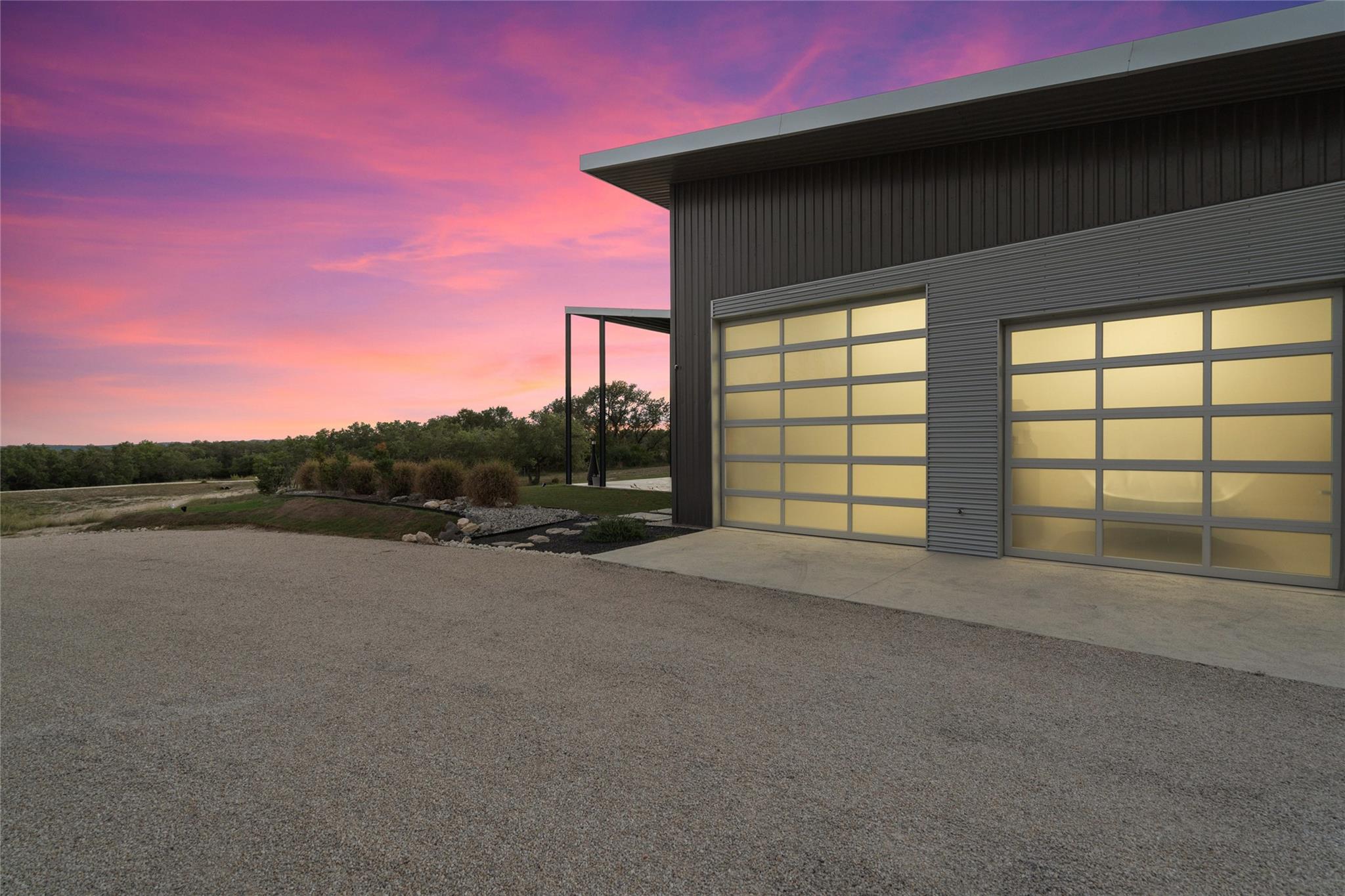 370 Gray Wolf, Blanco, TX 78606