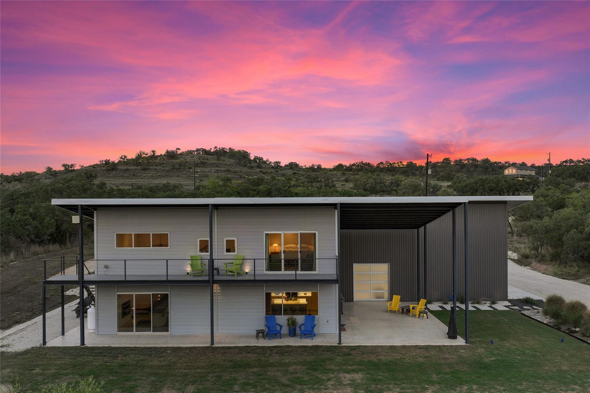 370 Gray Wolf, Blanco, TX 78606