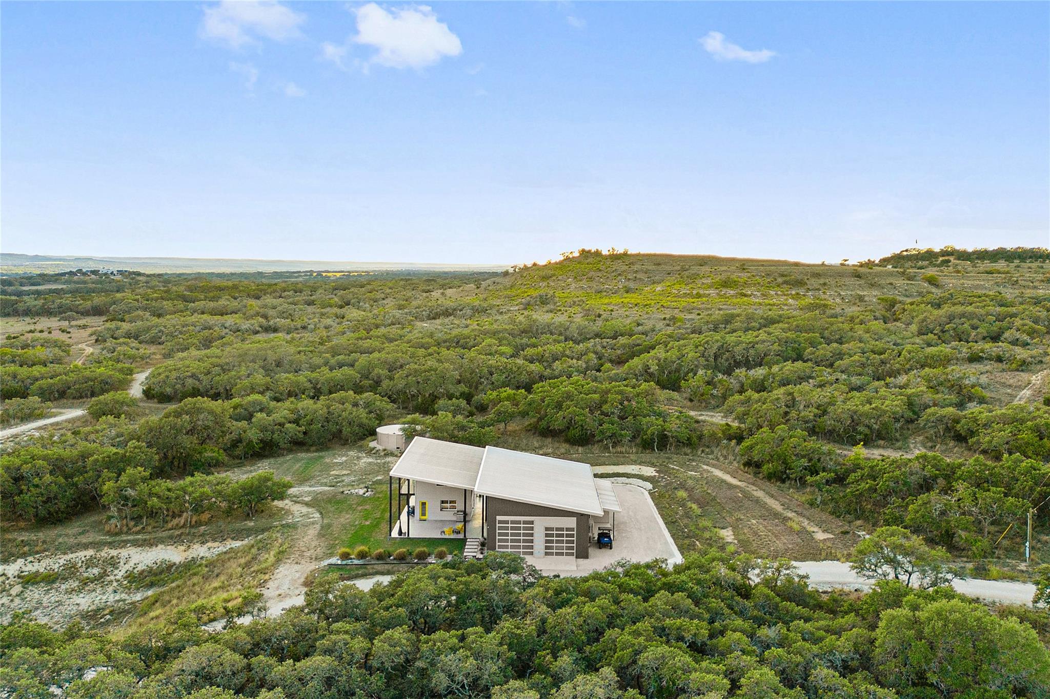 370 Gray Wolf, Blanco, TX 78606