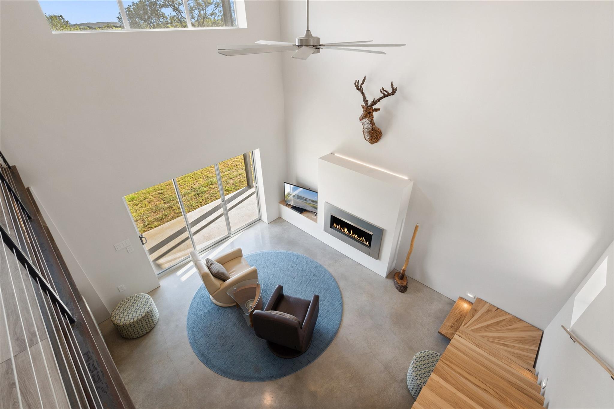 370 Gray Wolf, Blanco, TX 78606