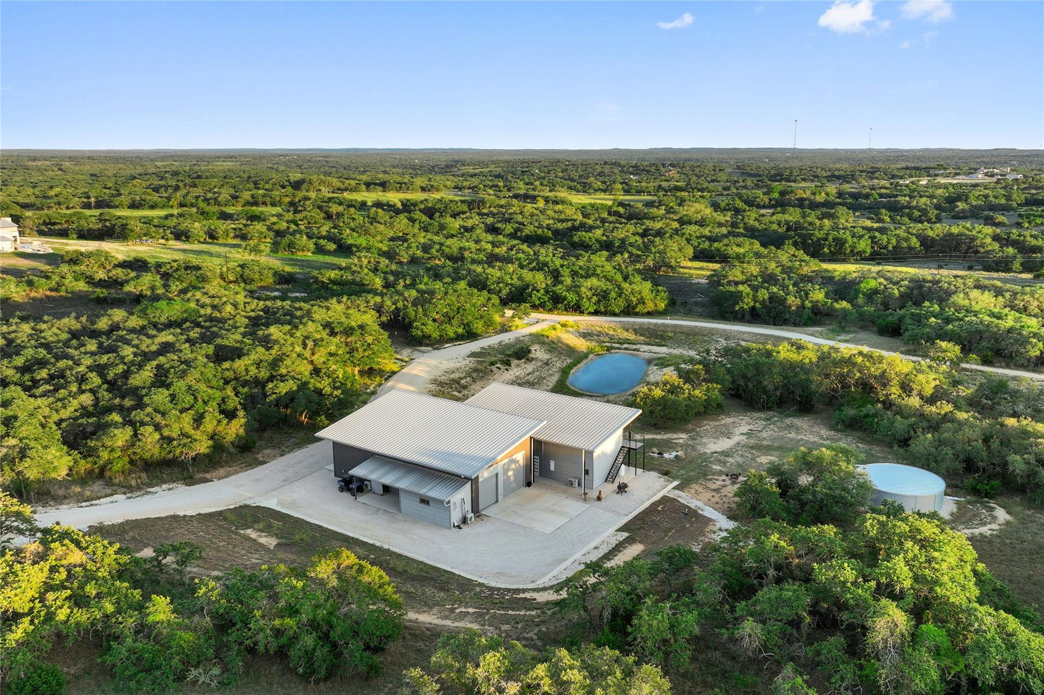 370 Gray Wolf, Blanco, TX 78606