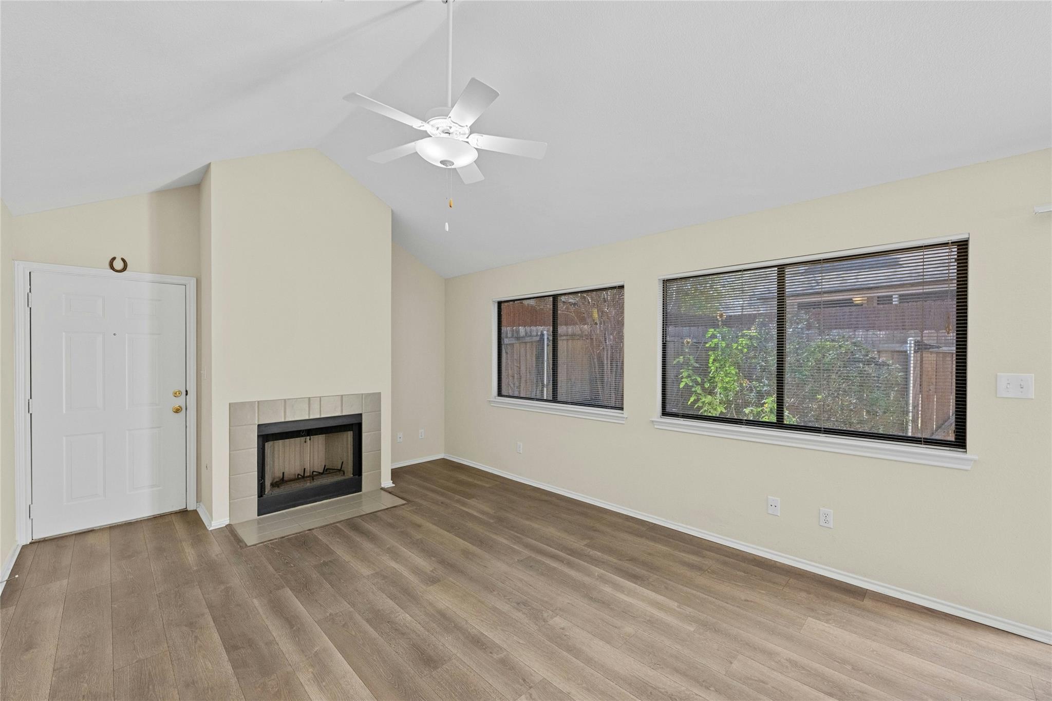 11901 Swearingen Dr # 103, Austin, TX 78758