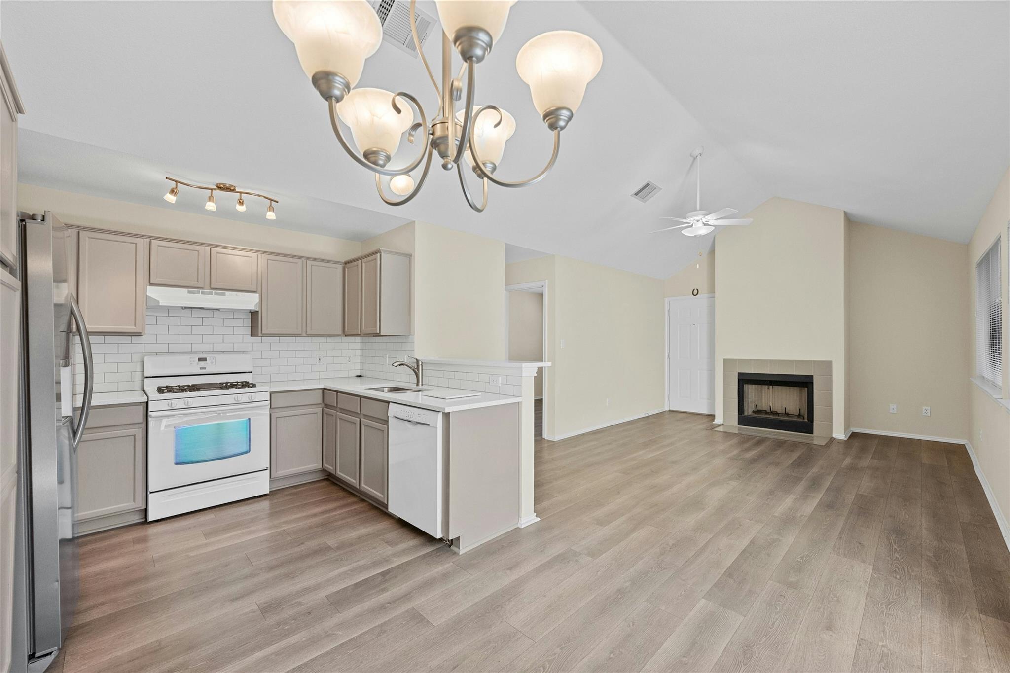 11901 Swearingen Dr # 103, Austin, TX 78758