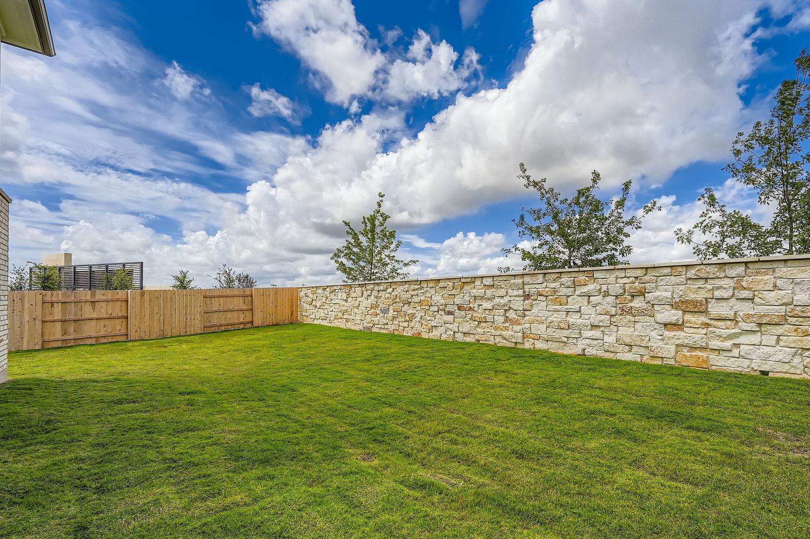 324 Brandywine Rd, Hutto, TX 78634