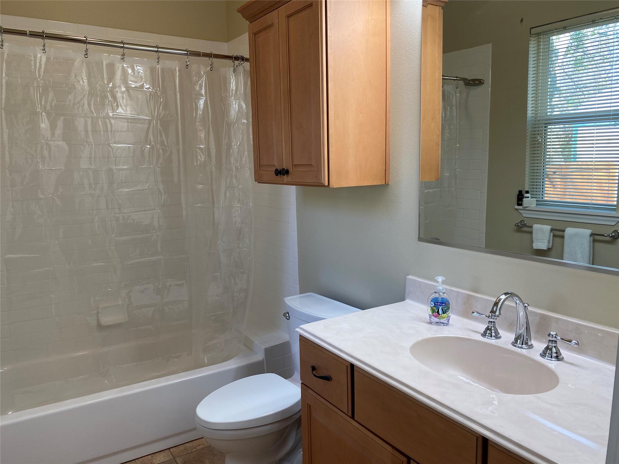312 & 314 W 3rd St, Taylor, TX 76574