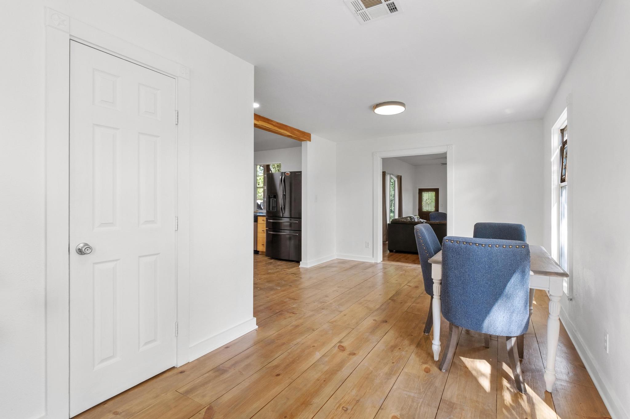 501 Twin Oaks Trl, Dripping Springs, TX 78620