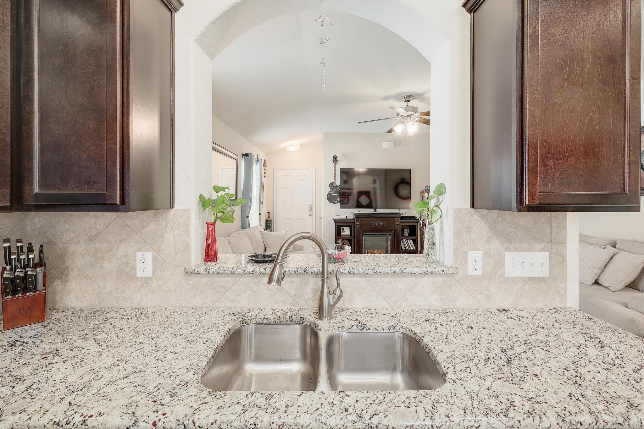 404 Ammonite Ln, Jarrell, TX 76537