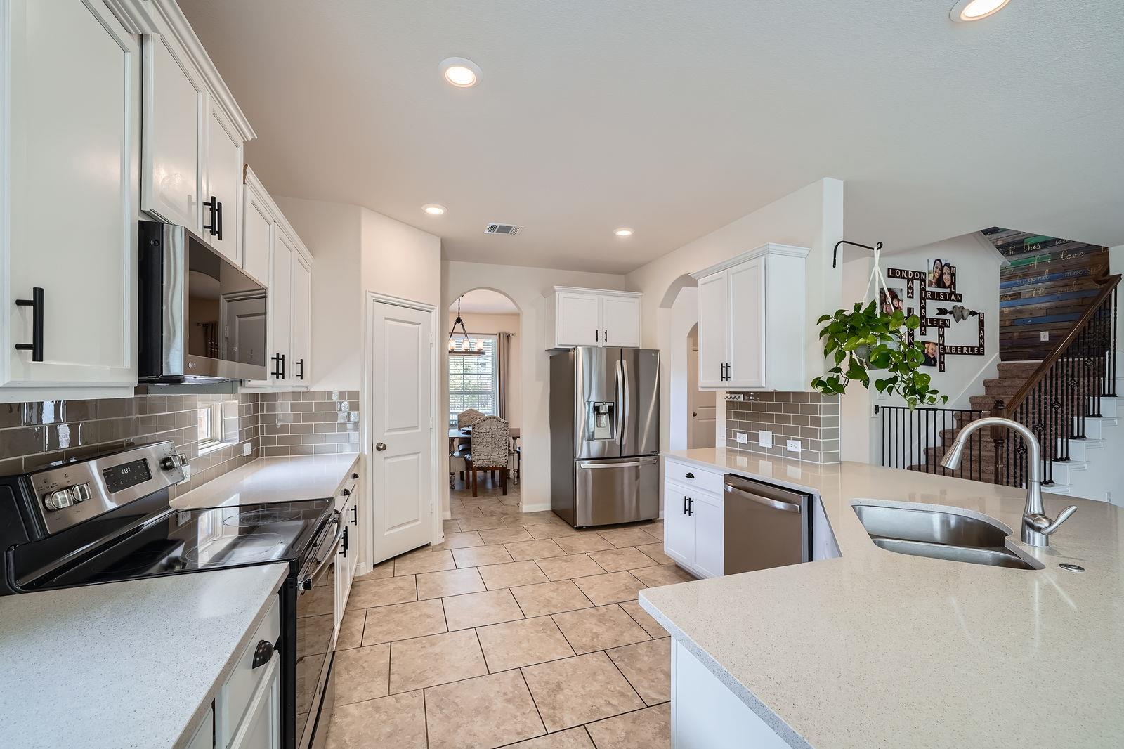 165 Crescent Heights Dr, Georgetown, TX 78628