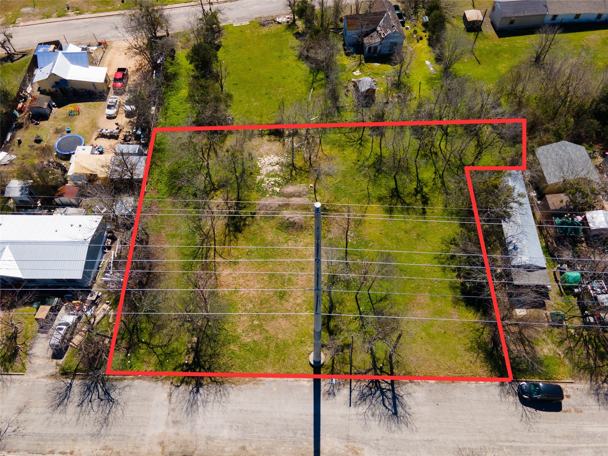 314 E Pecan St, Taylor, TX 76574