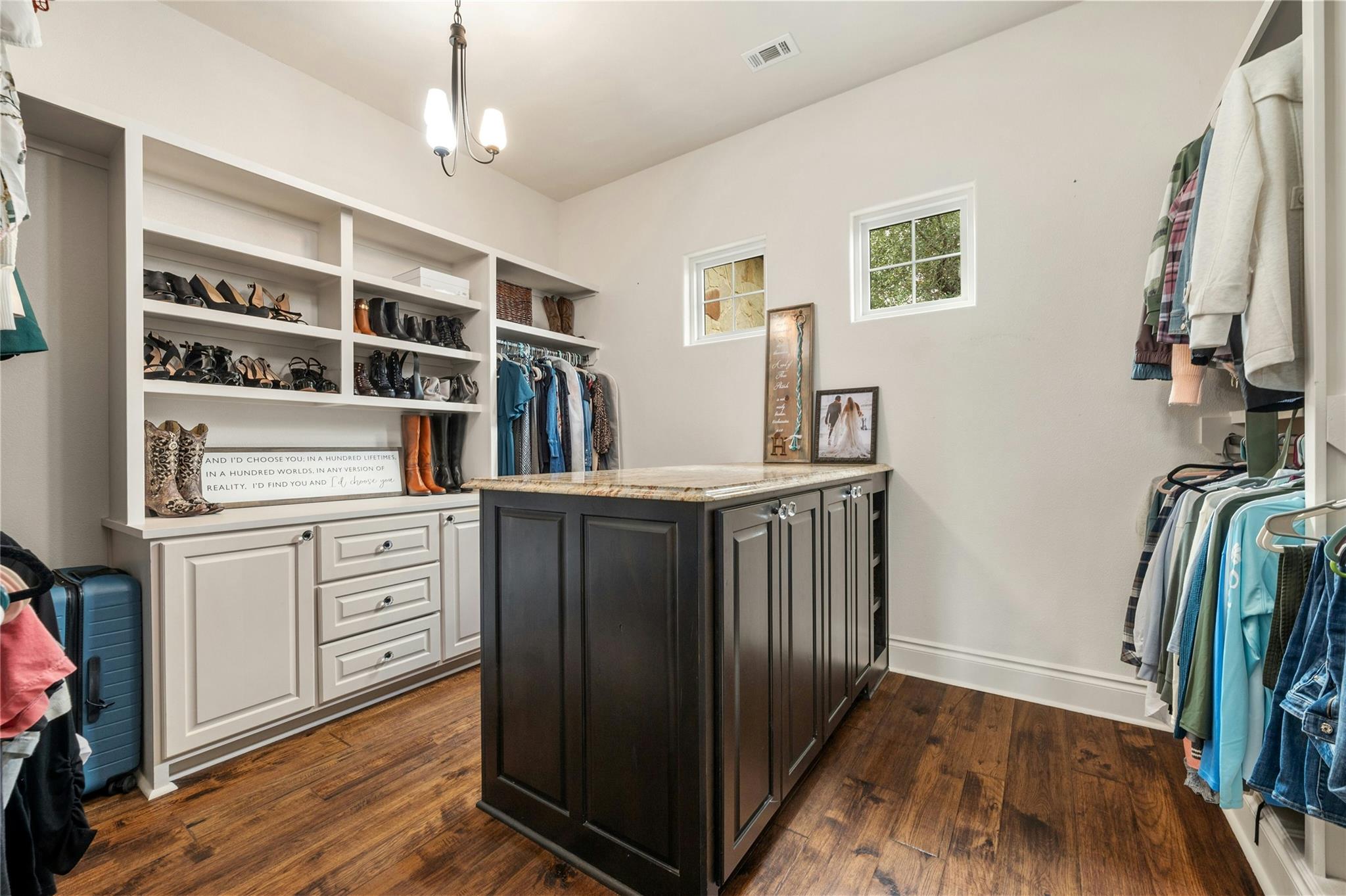 19520 Tessa Hts, Spicewood, TX 78669