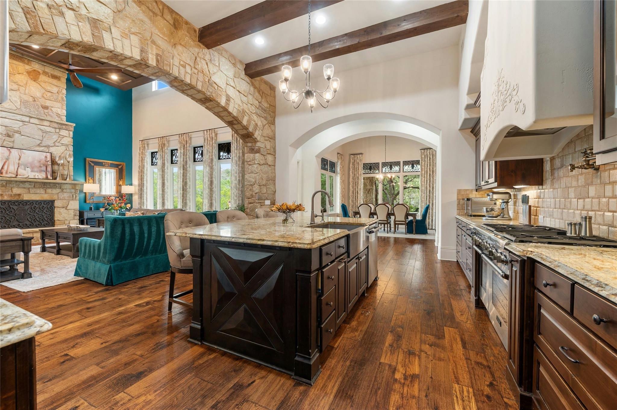 19520 Tessa Hts, Spicewood, TX 78669