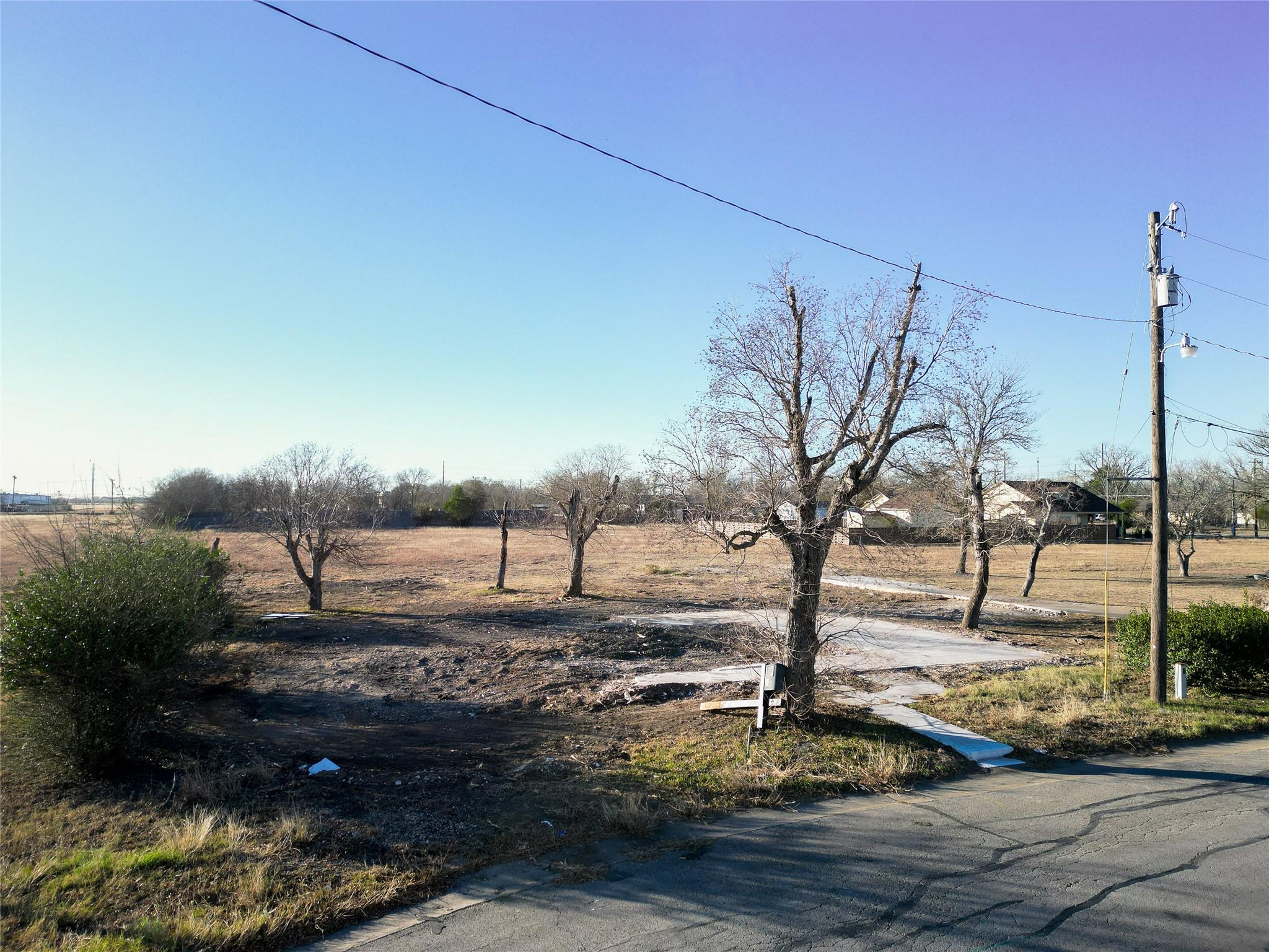 1414 Fifth St, Lockhart, TX 78644