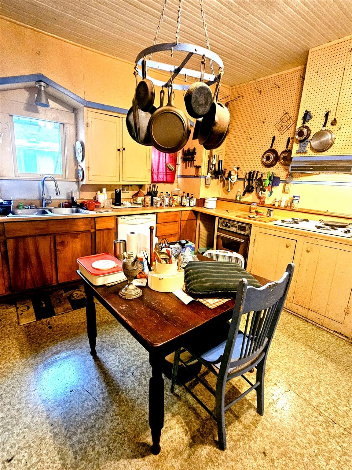 42 S Old Spanish Trl, Kyle, TX 78640