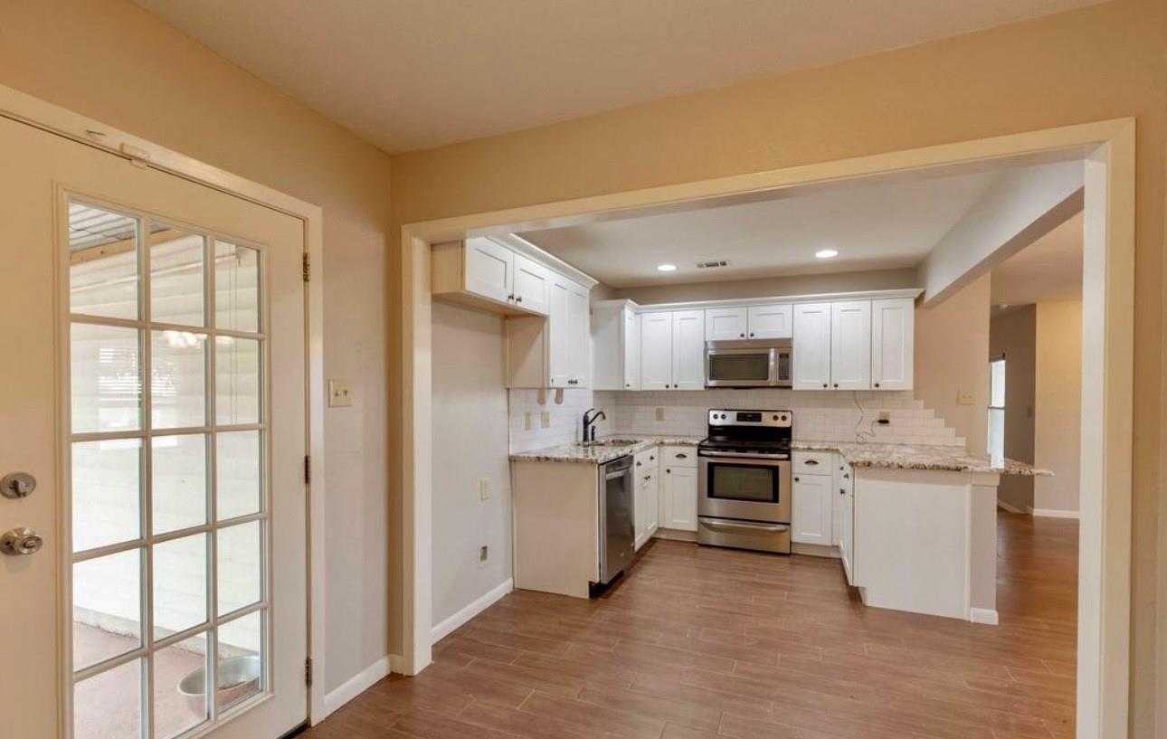 1004 Deepwood Dr, Round Rock, TX 78681