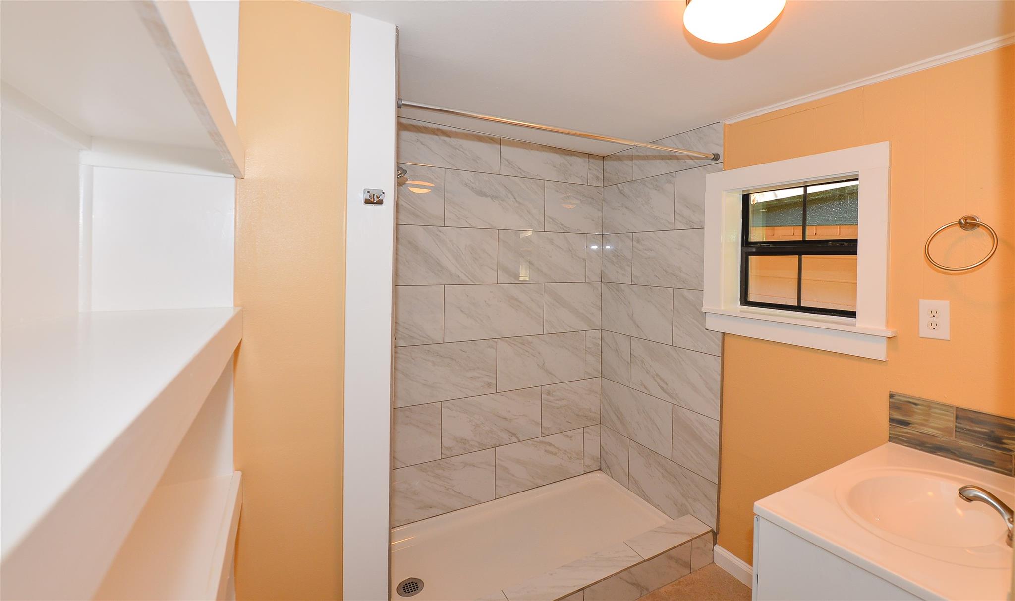 1100 W Johanna St, Austin, TX 78704