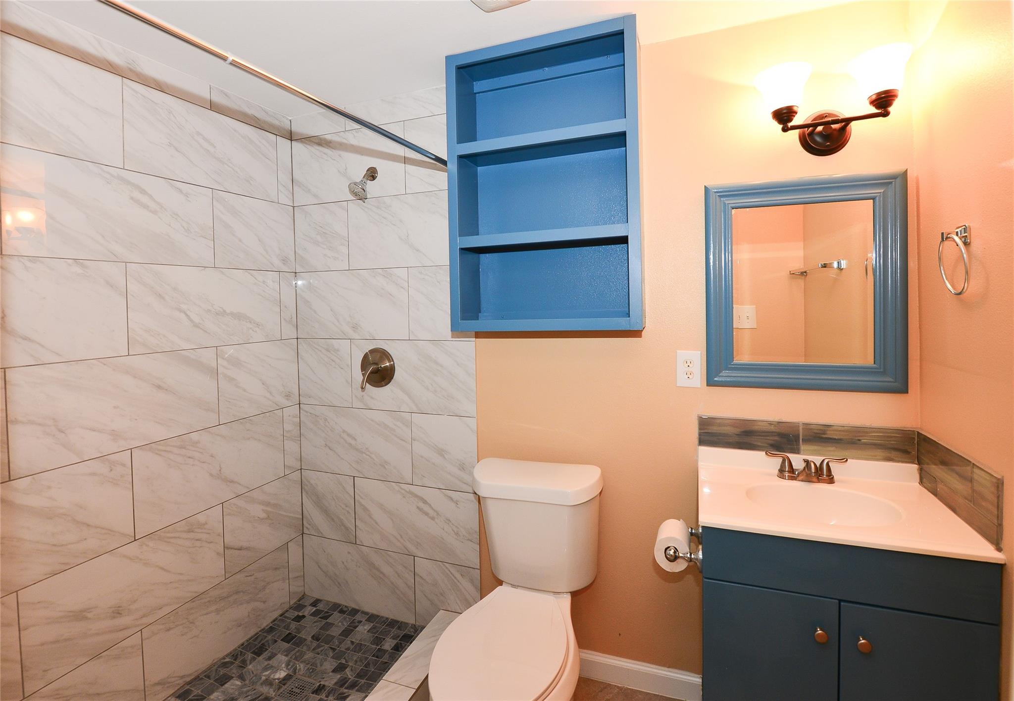 1100 W Johanna St, Austin, TX 78704