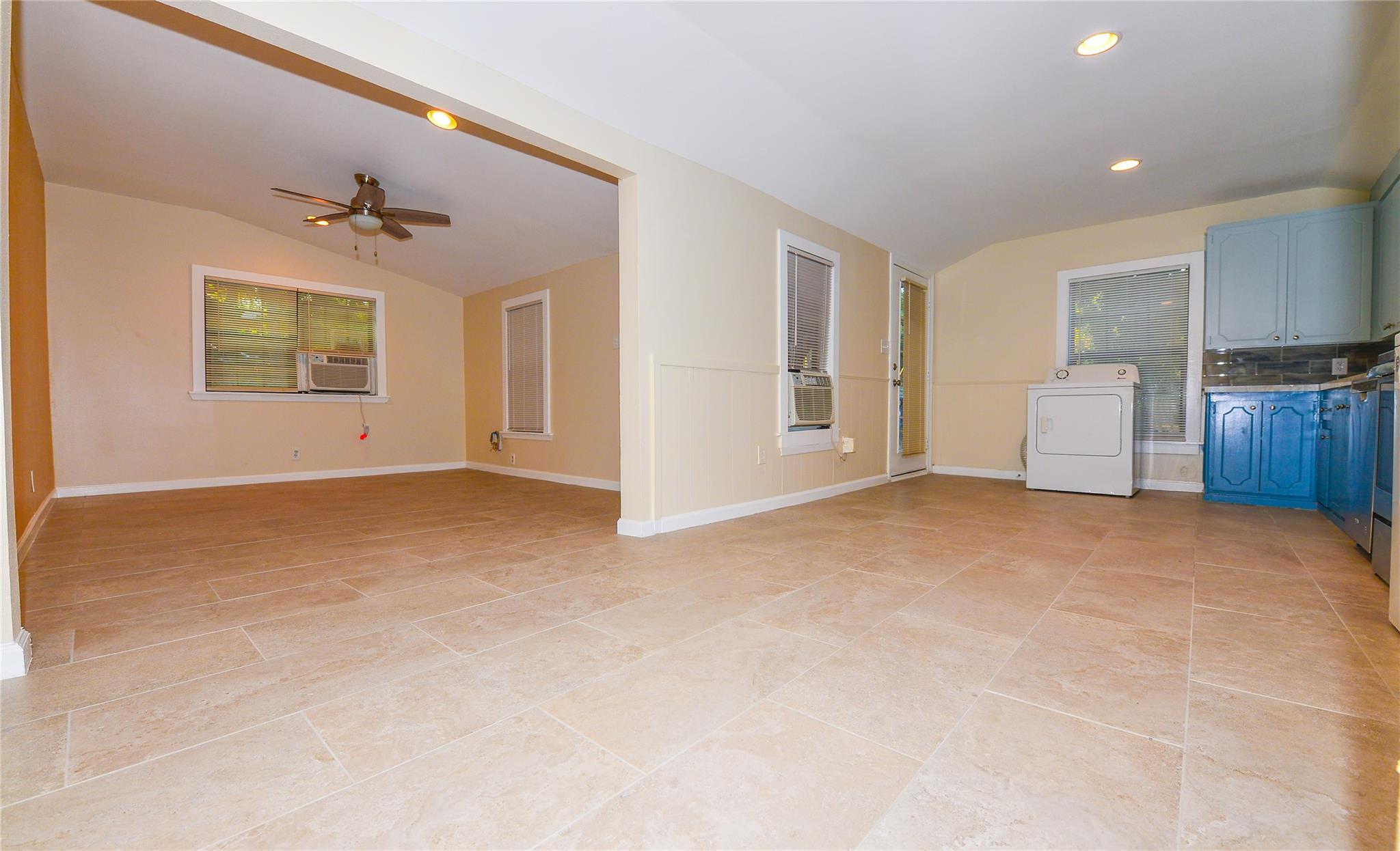 1100 W Johanna St, Austin, TX 78704