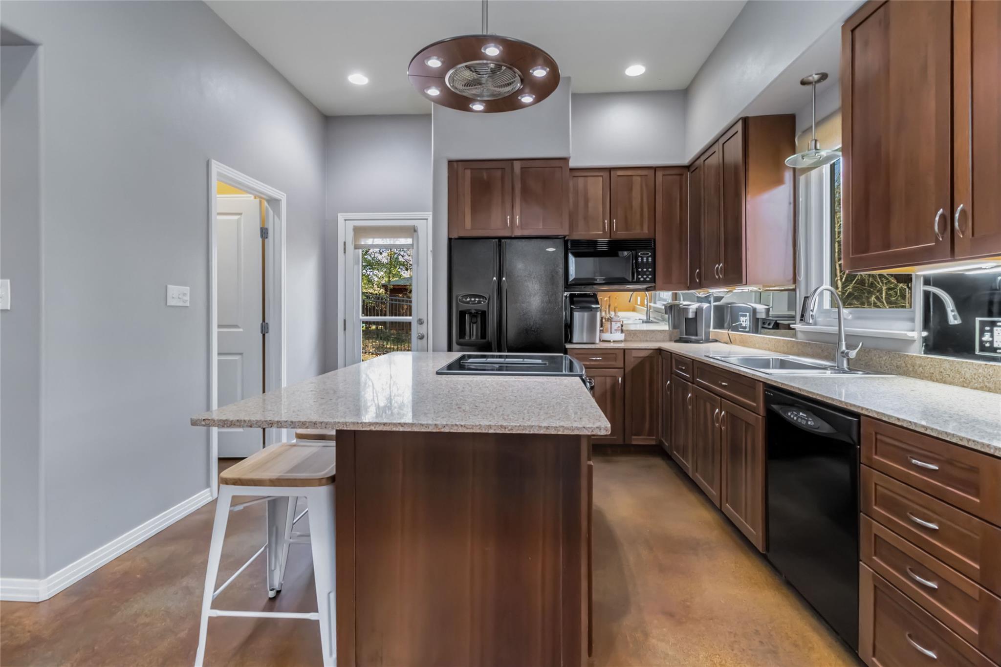 172 William Higgins Dr, Bastrop, TX 78602