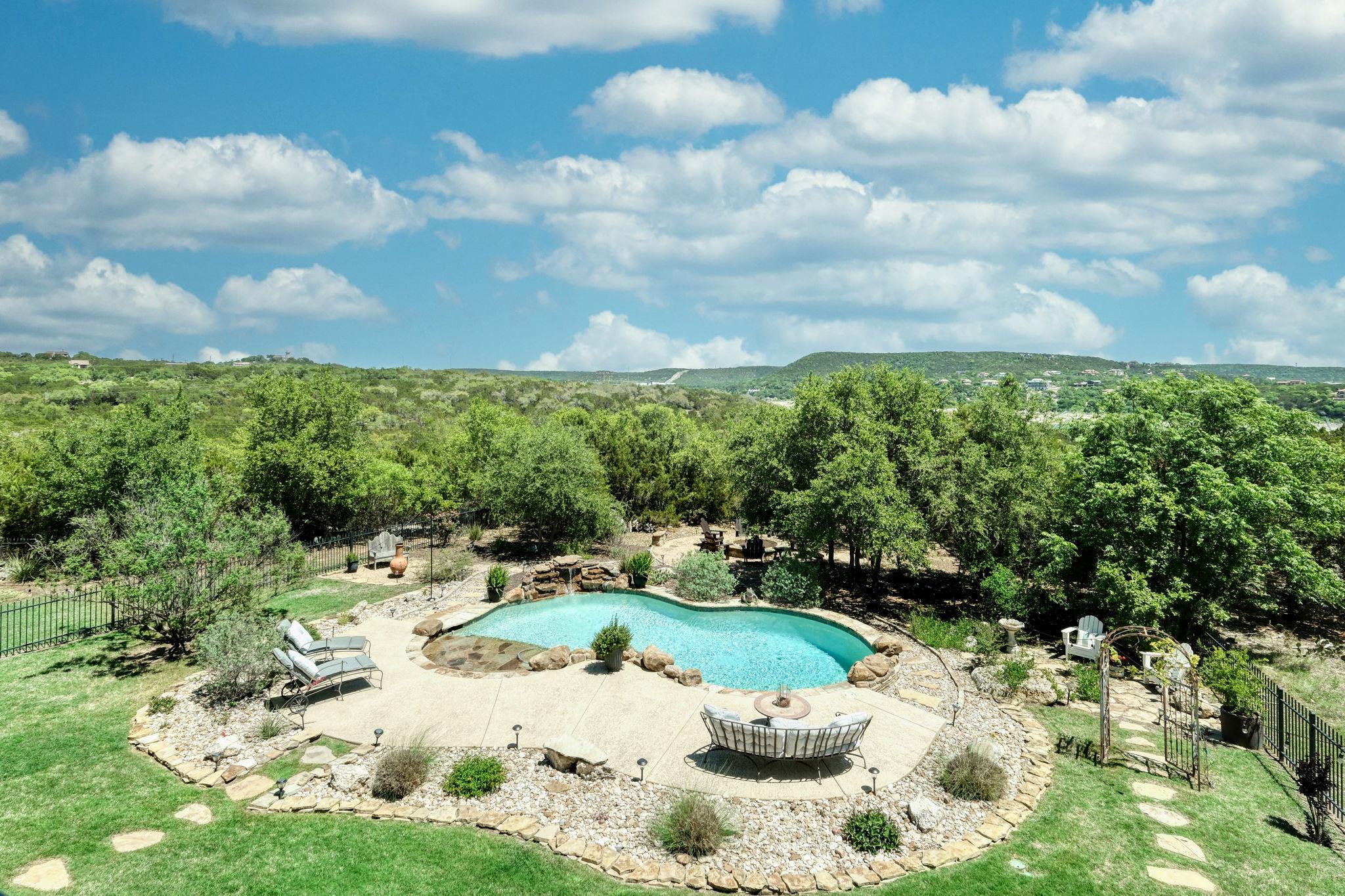 8205 Moon Rise Trl, Jonestown, TX 78645