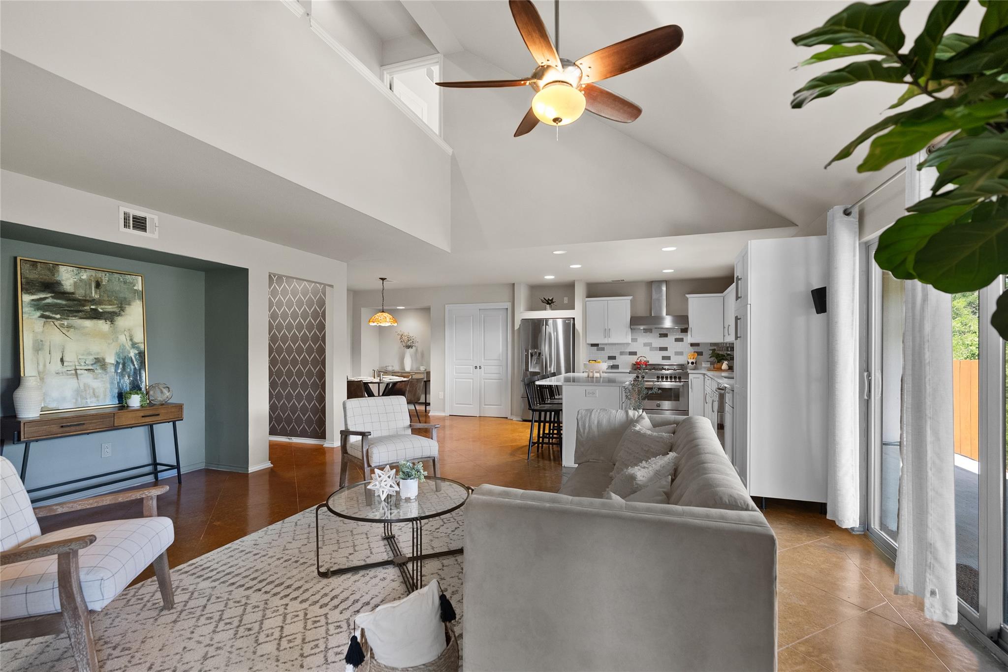 437 Venture Blvd S, Point Venture, TX 78645