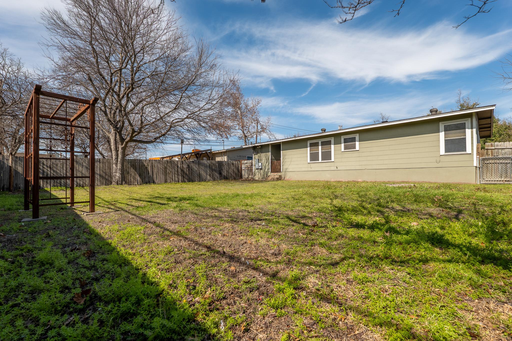 1203 Cloverleaf Dr, Austin, TX 78723