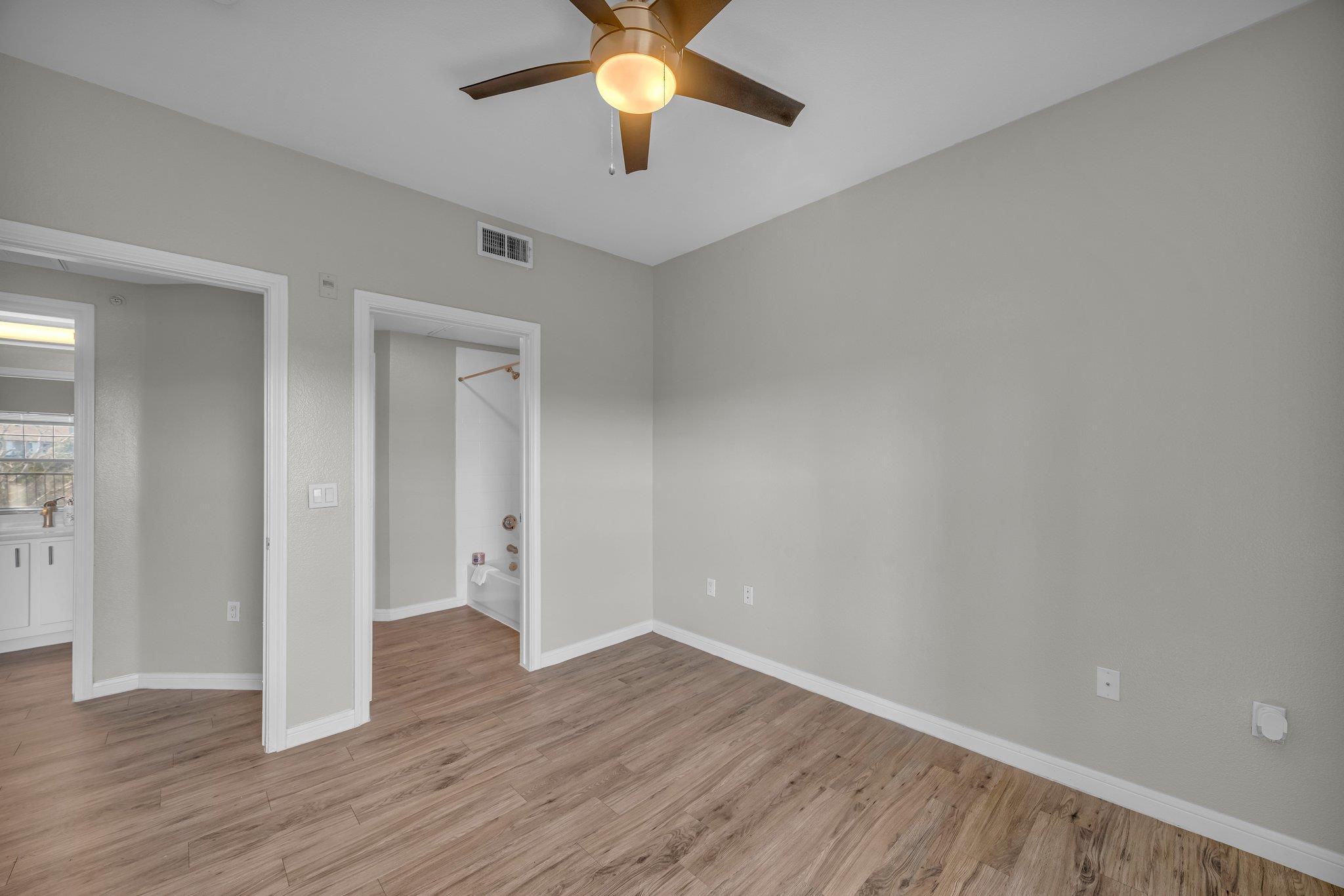 2320 Gracy Farms Ln # 823, Austin, TX 78758