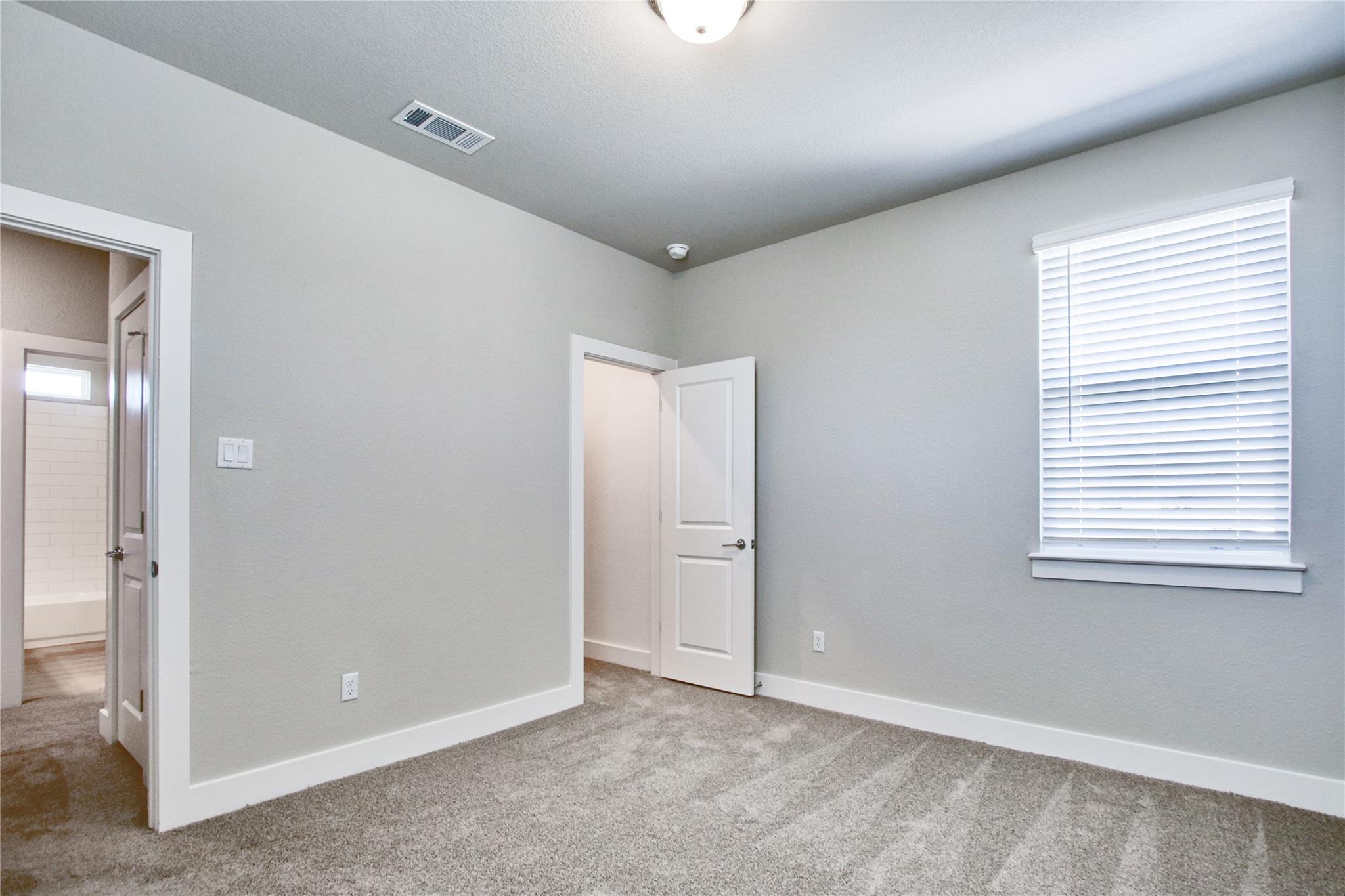 121 Pinnacle Ln, Kyle, TX 78640