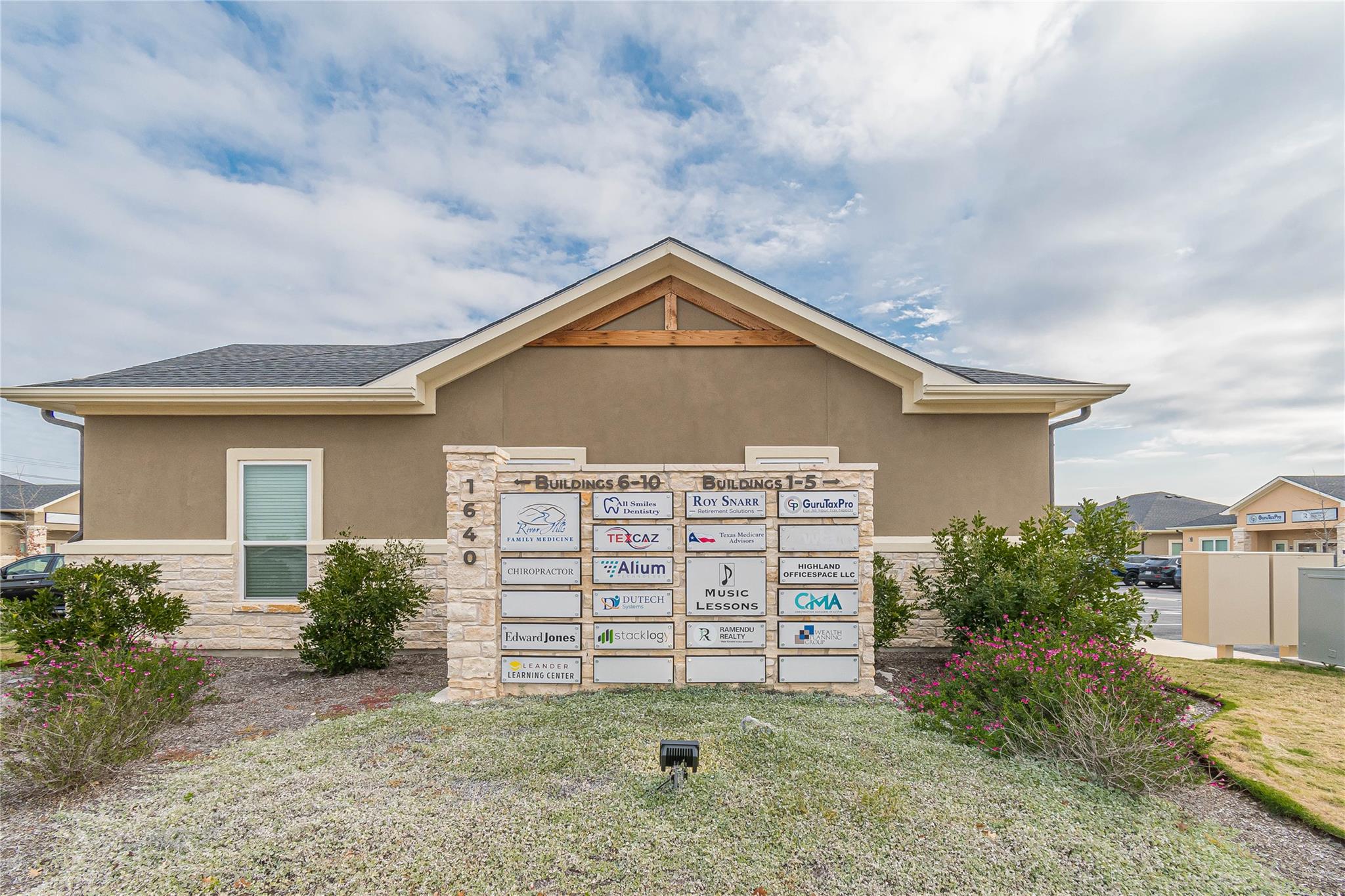 1640 Highland Falls Dr # 401, Leander, TX 78641