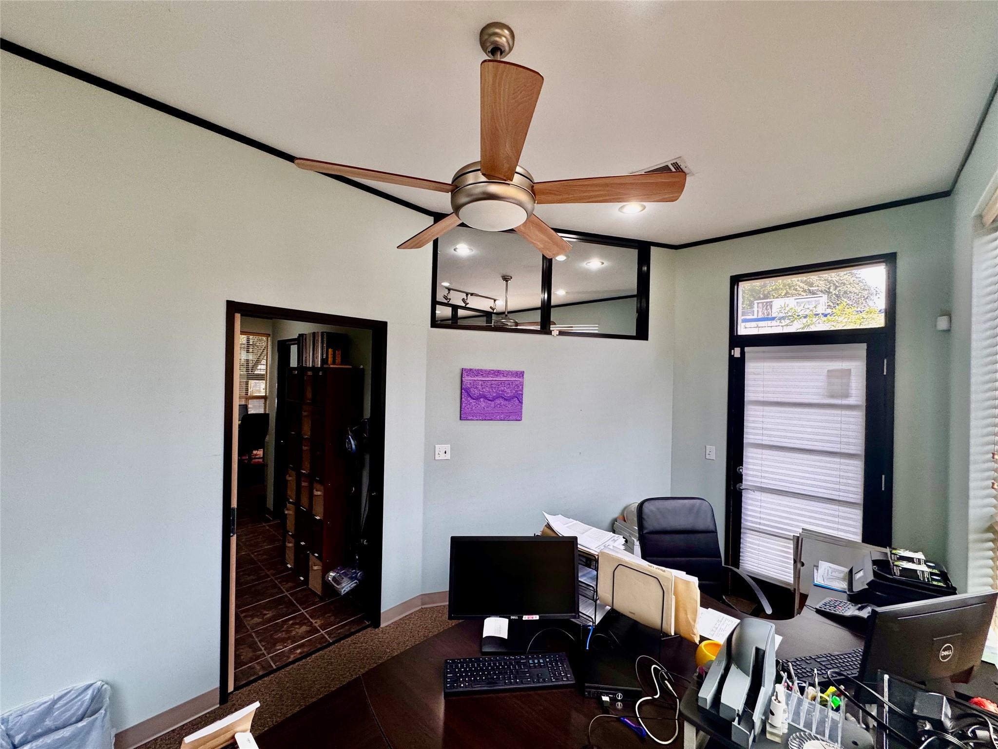 1310 S First St St # 100, Austin, TX 78704