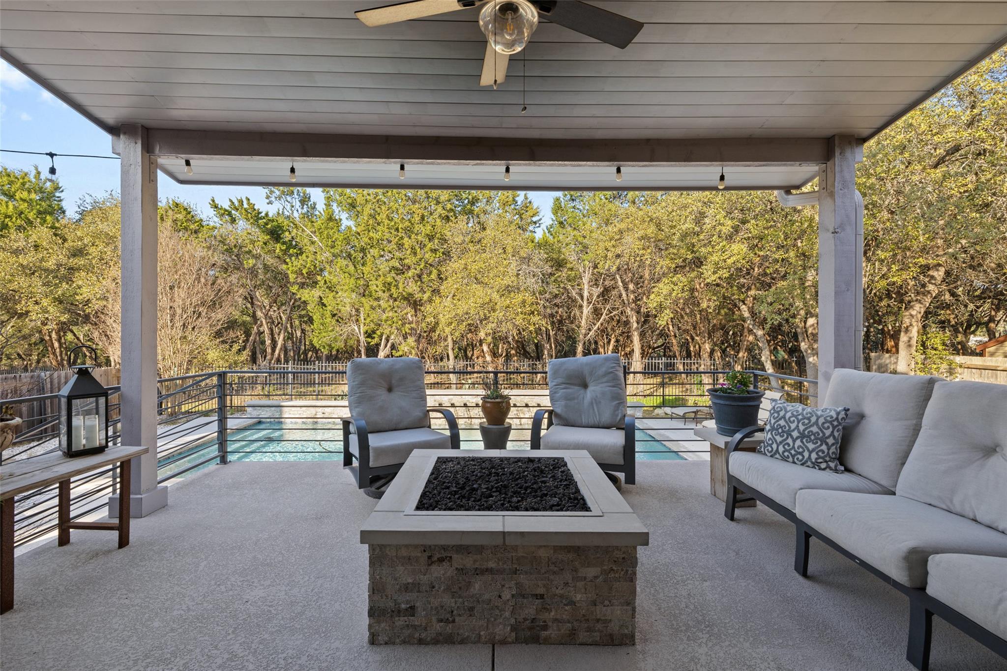 22128 Rose Grass Ln, Spicewood, TX 78669