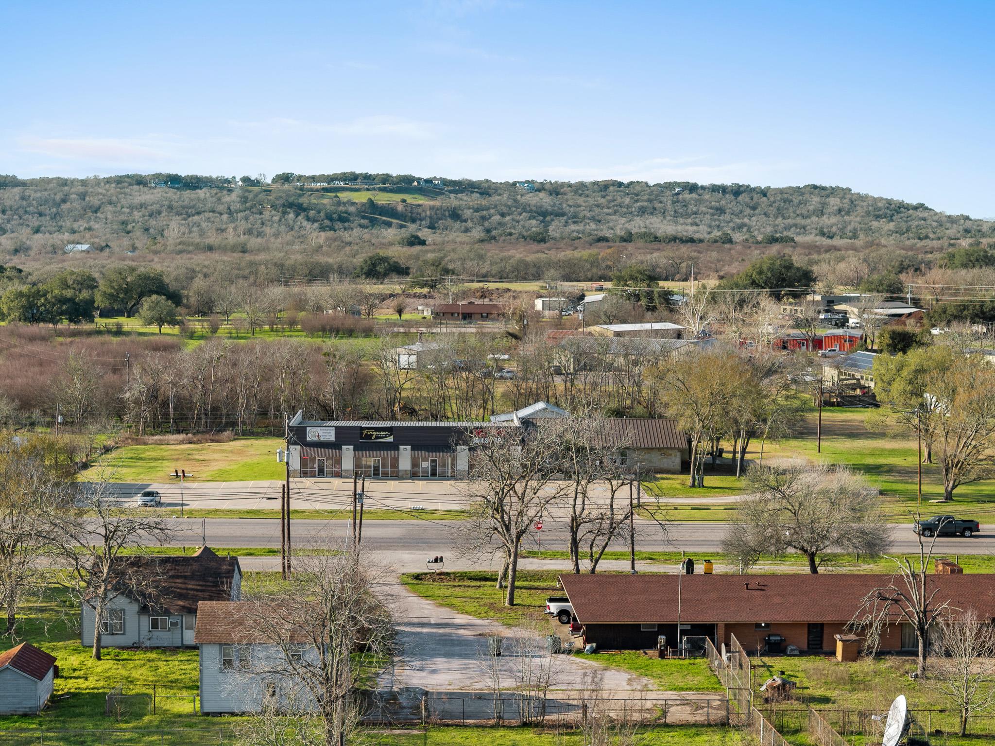 1417 W State Highway 71 Highway, La Grange, TX 78945