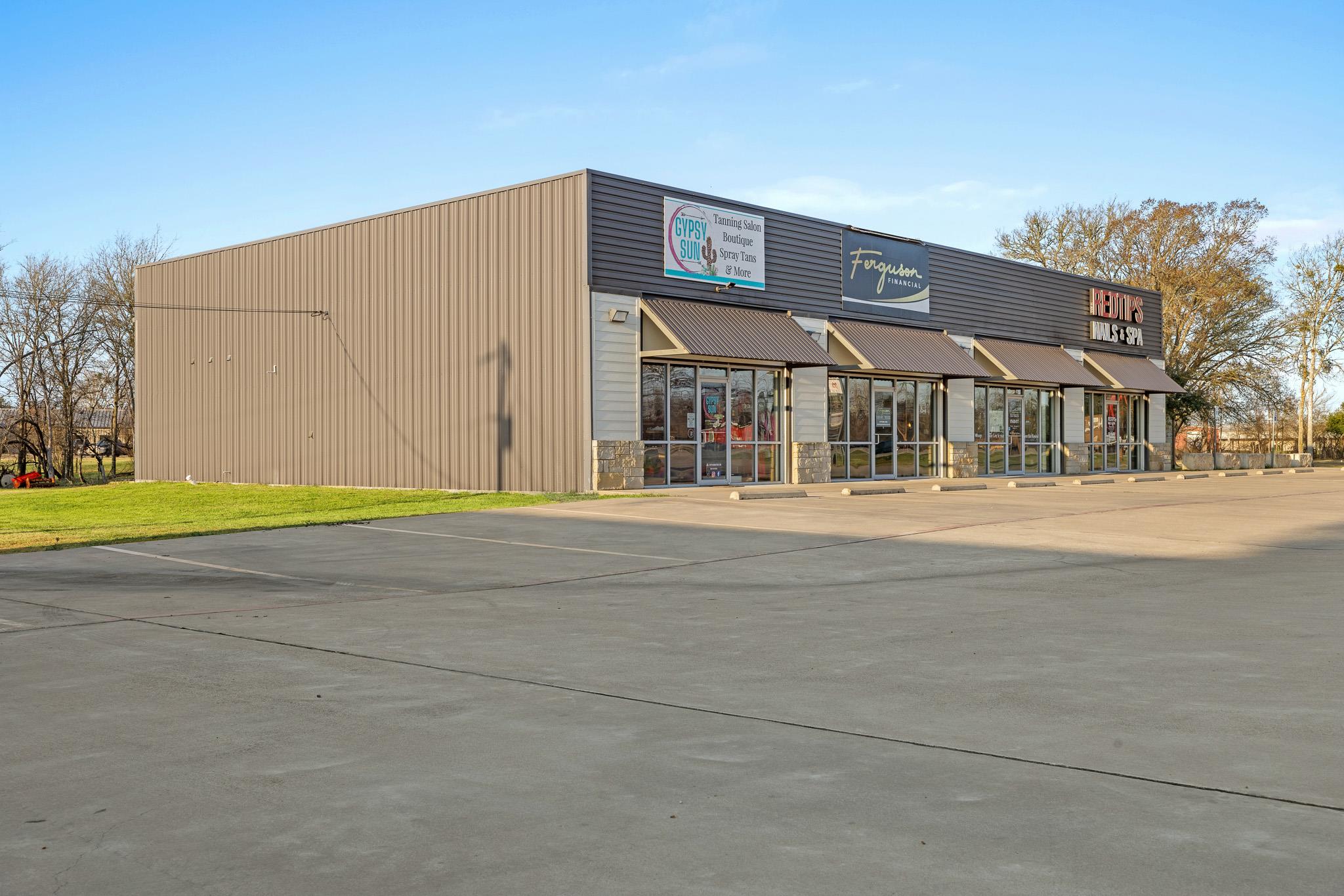 1417 W State Highway 71 Highway, La Grange, TX 78945