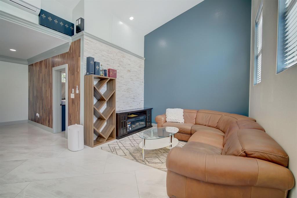 146 Shadow Oak Dr, Bastrop, TX 78602