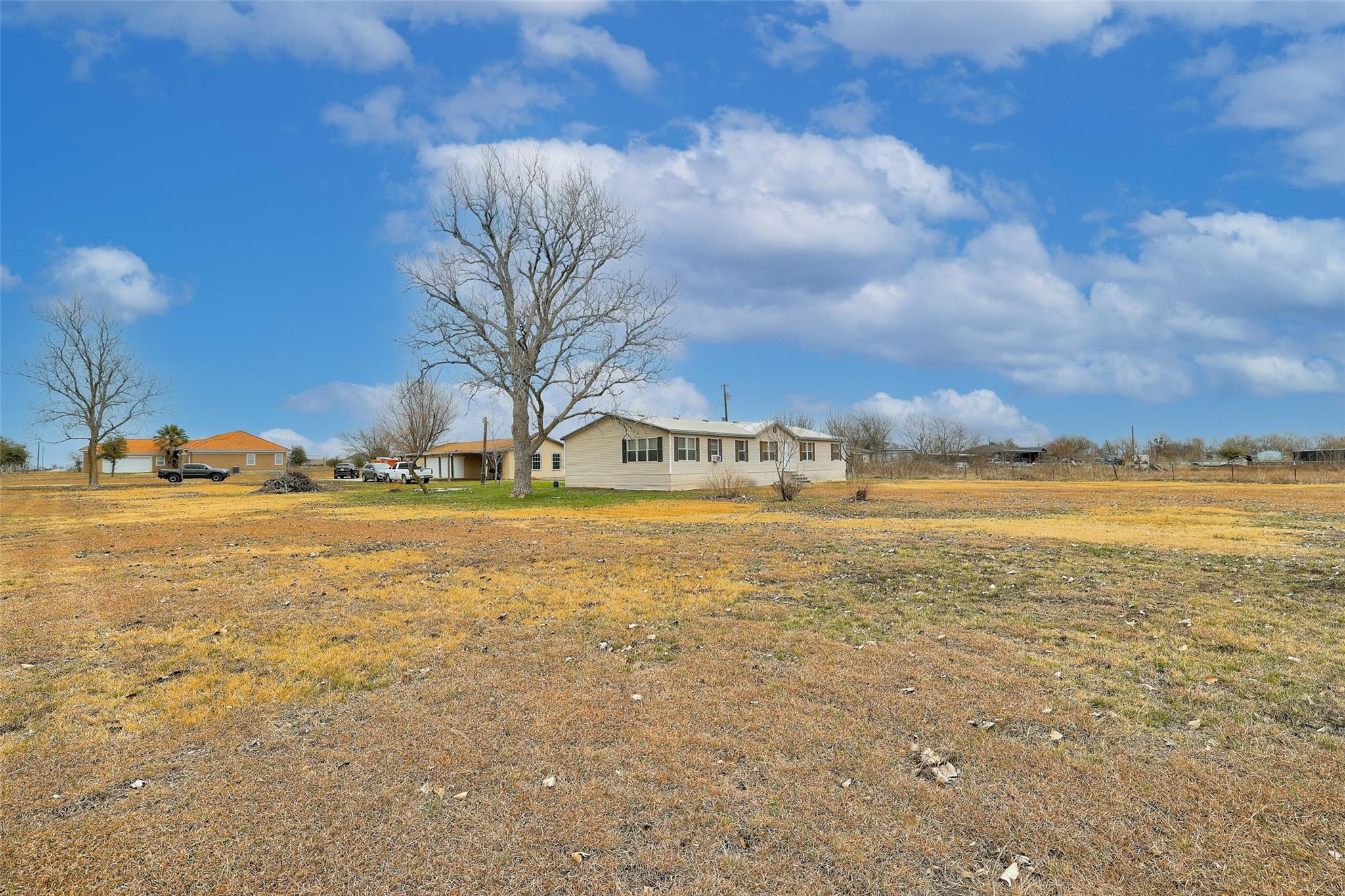 50 Regina Dr, Taylor, TX 76574