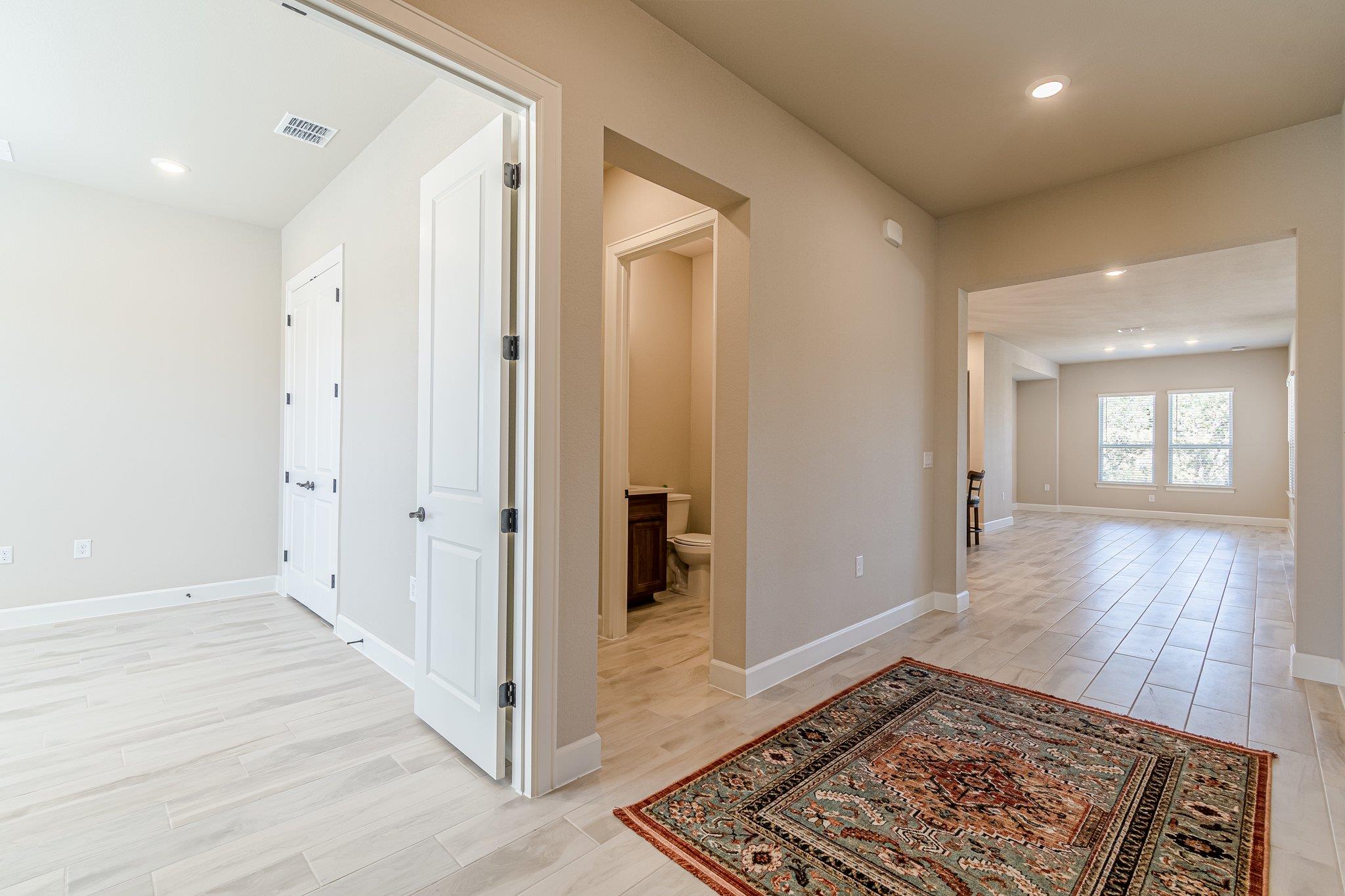 306 Sprinting Peak Dr, San Marcos, TX 78666