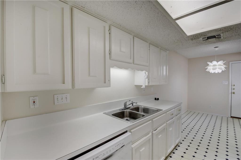 8300 Summer Place Dr, Austin, TX 78759