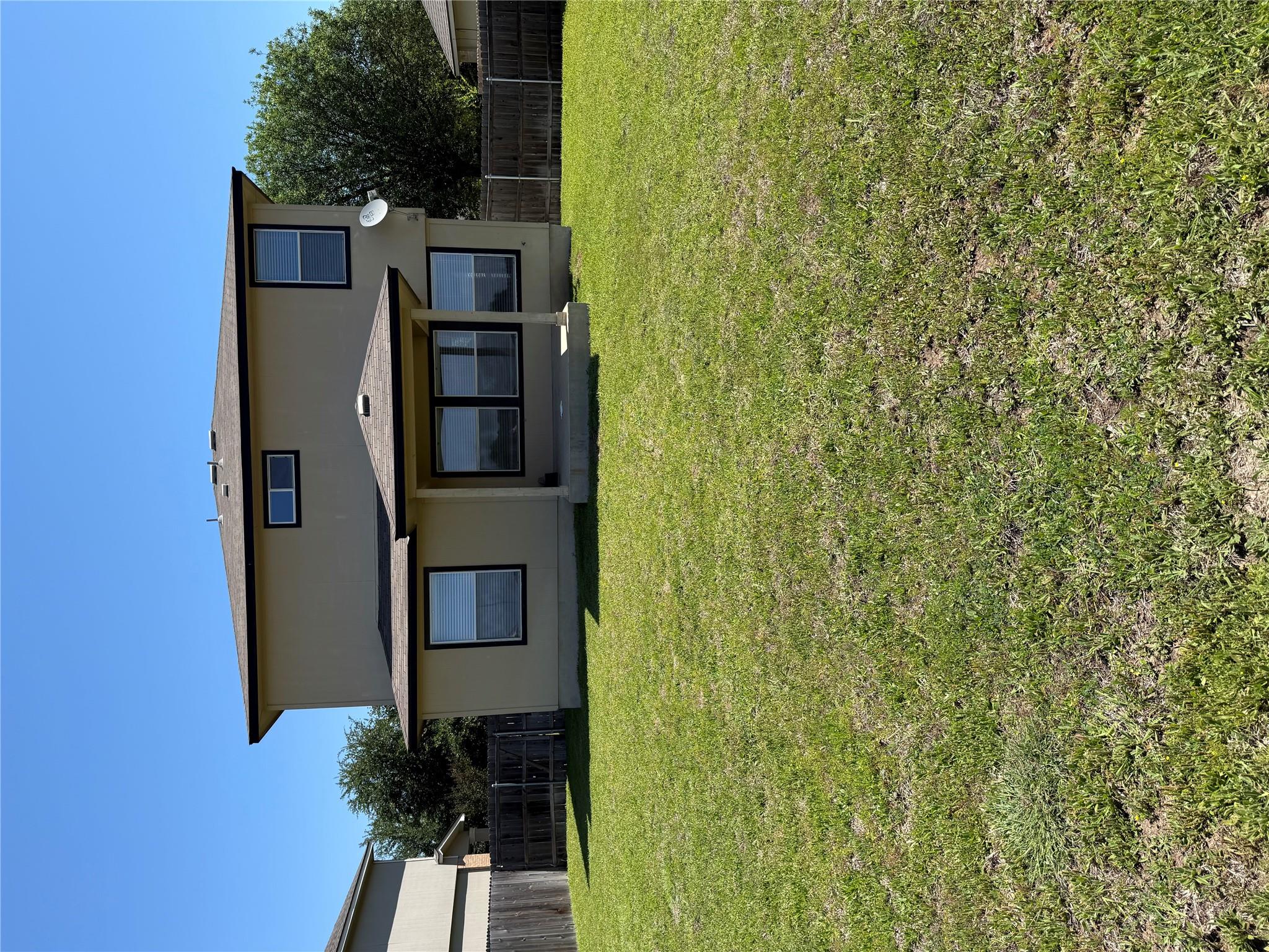 225 Hyltin St, Hutto, TX 78634