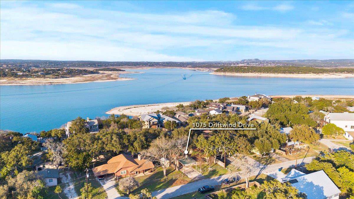 1075 Driftwind Dr, Canyon Lake, TX 78133