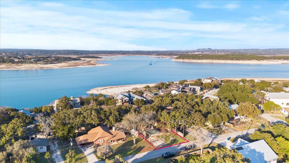 1075 Driftwind Dr, Canyon Lake, TX 78133