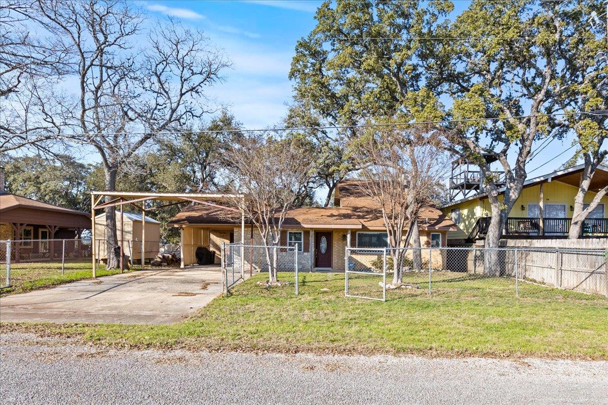 1075 Driftwind Dr, Canyon Lake, TX 78133