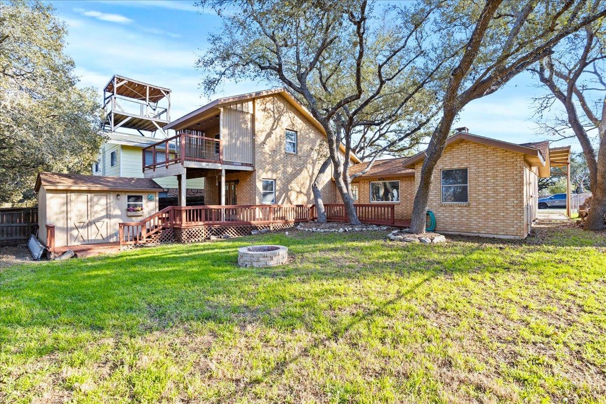 1075 Driftwind Dr, Canyon Lake, TX 78133