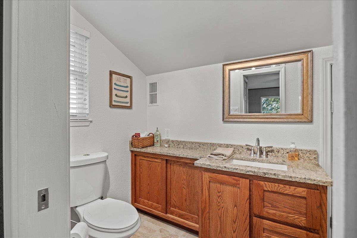 1075 Driftwind Dr, Canyon Lake, TX 78133