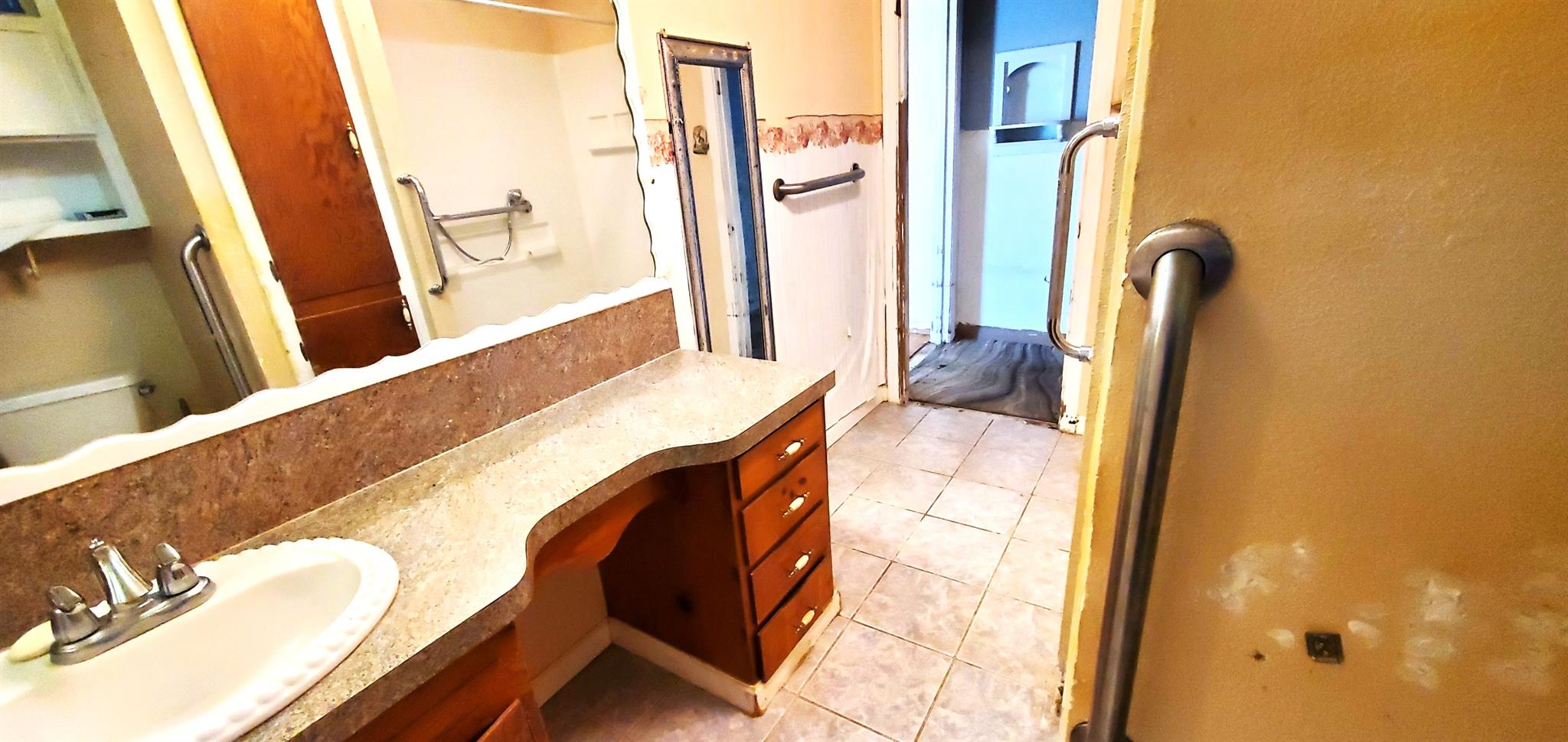 112 College Ave, Oglesby, TX 76561